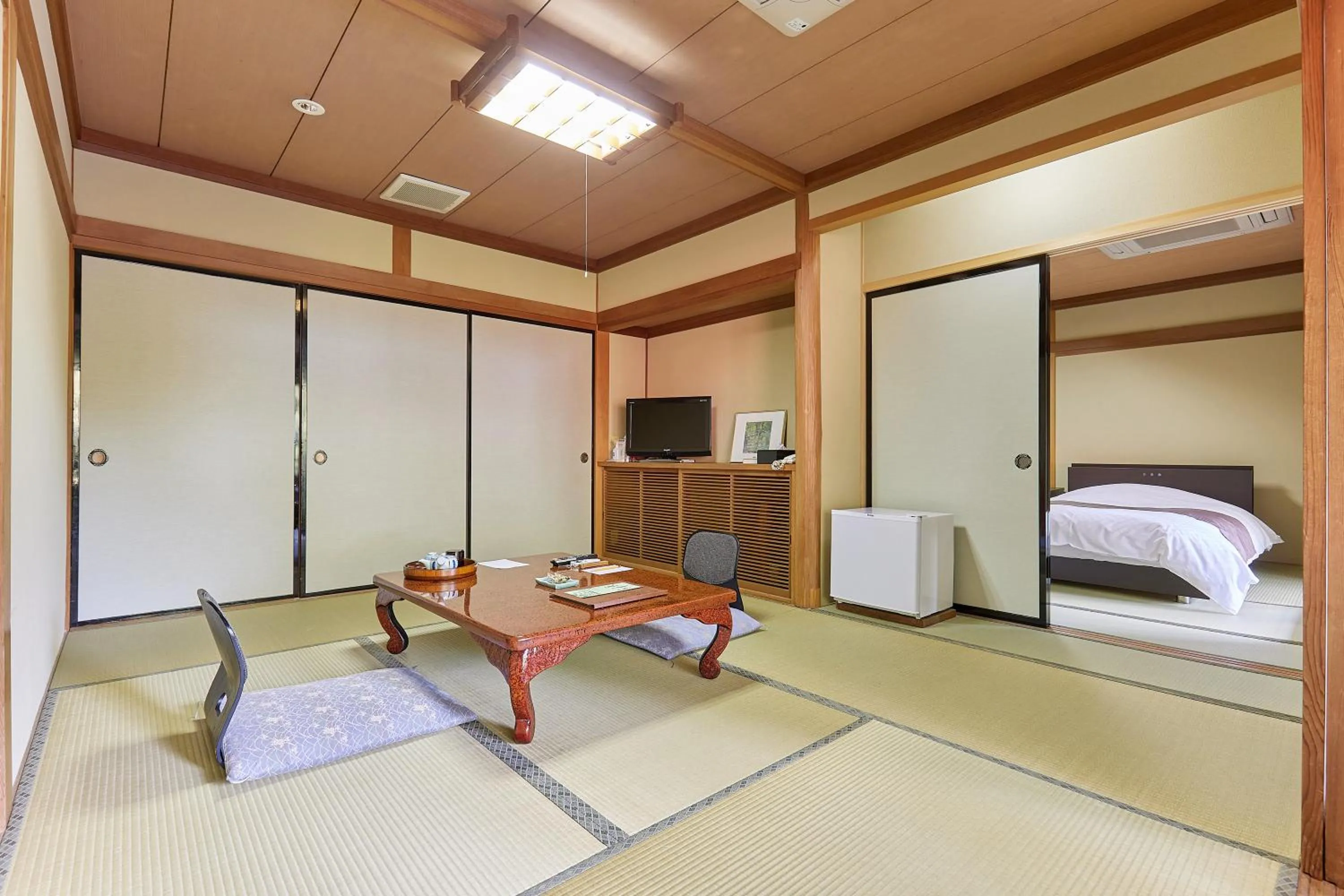 Photo of the whole room, Bed in Ryokan Koyokan