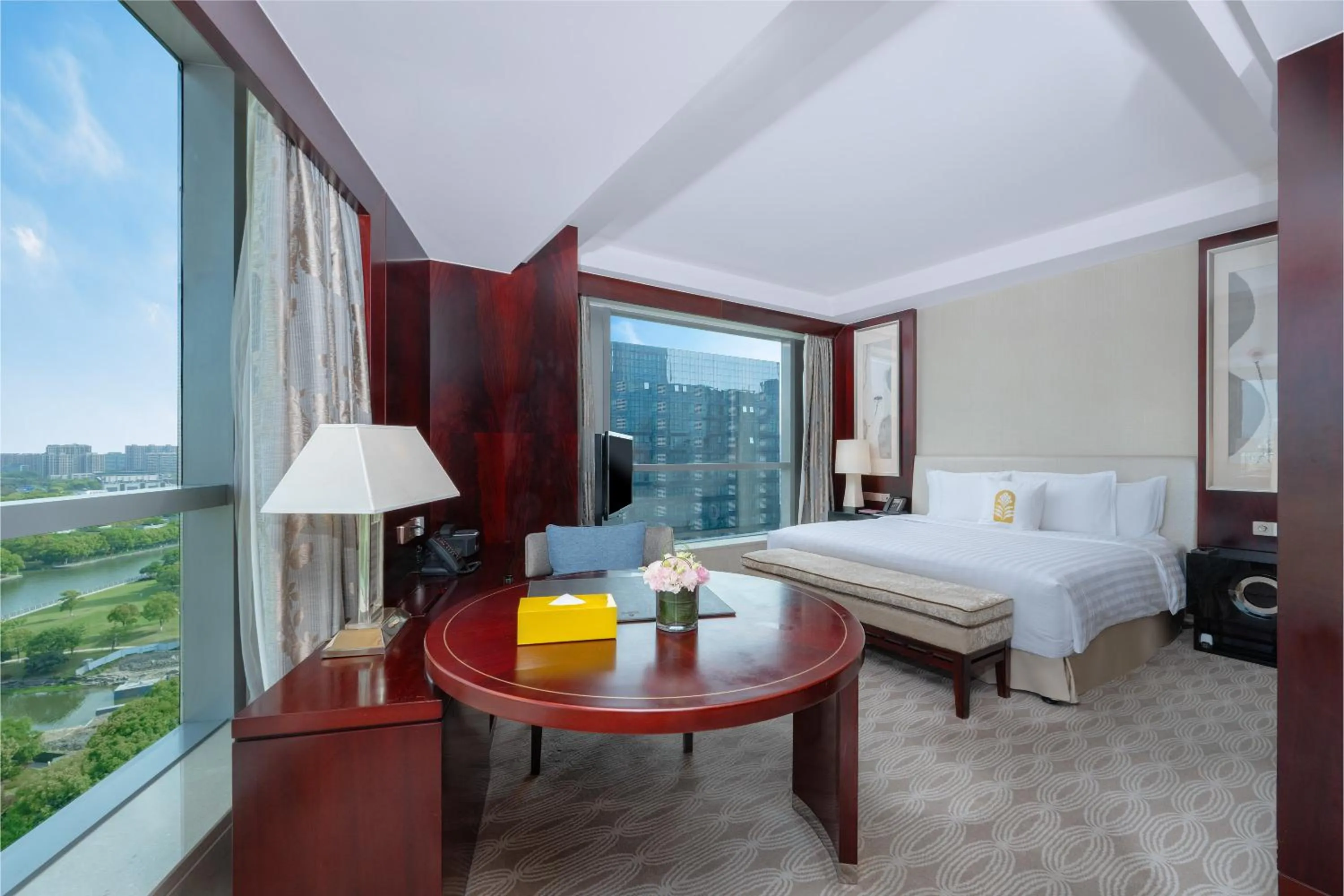 Photo of the whole room, Bed in Pan Pacific Ningbo