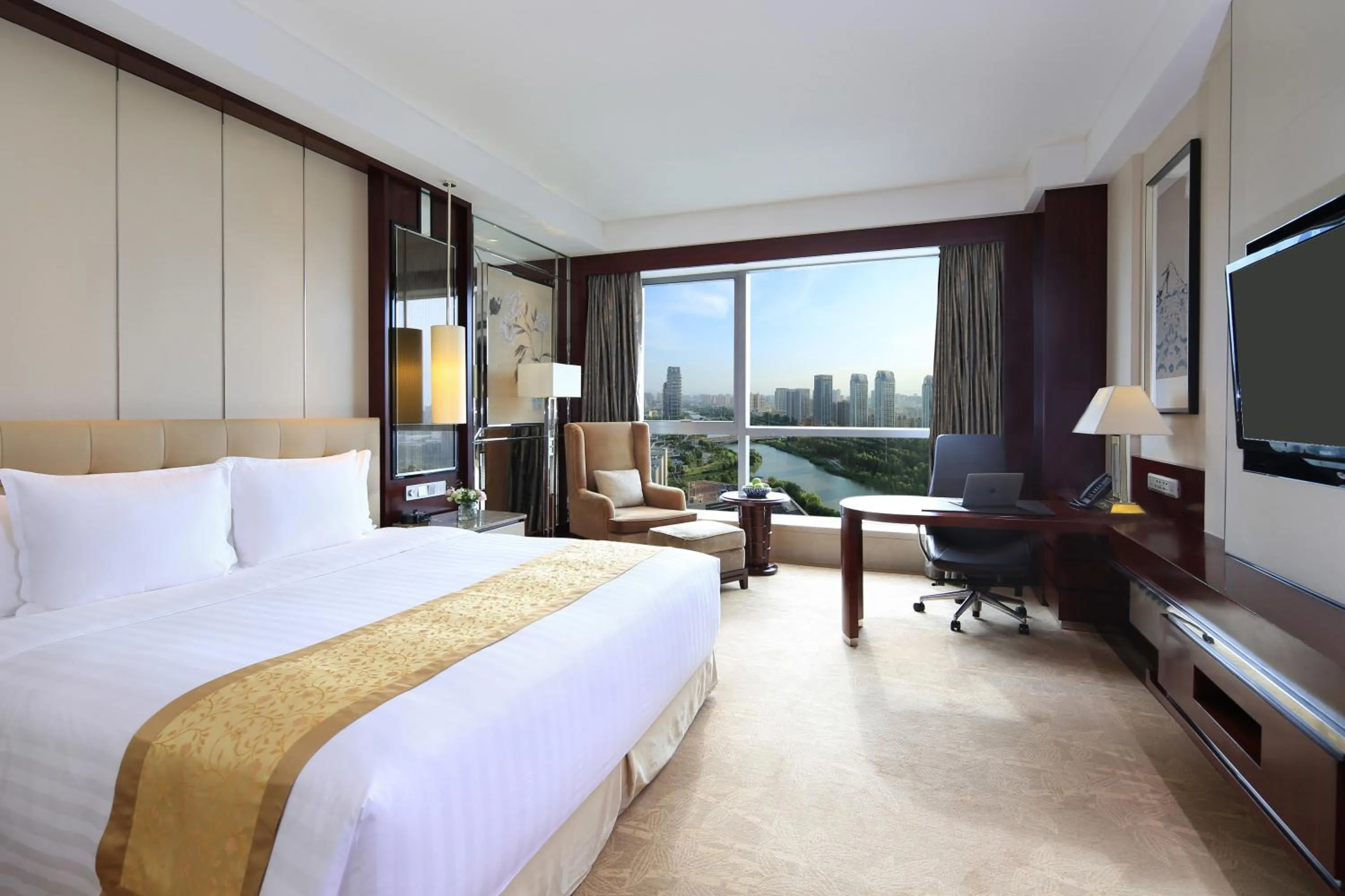 Photo of the whole room, Bed in Pan Pacific Ningbo