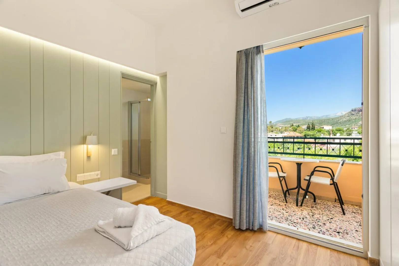 Photo of the whole room, Bed in Lefktron Hotel