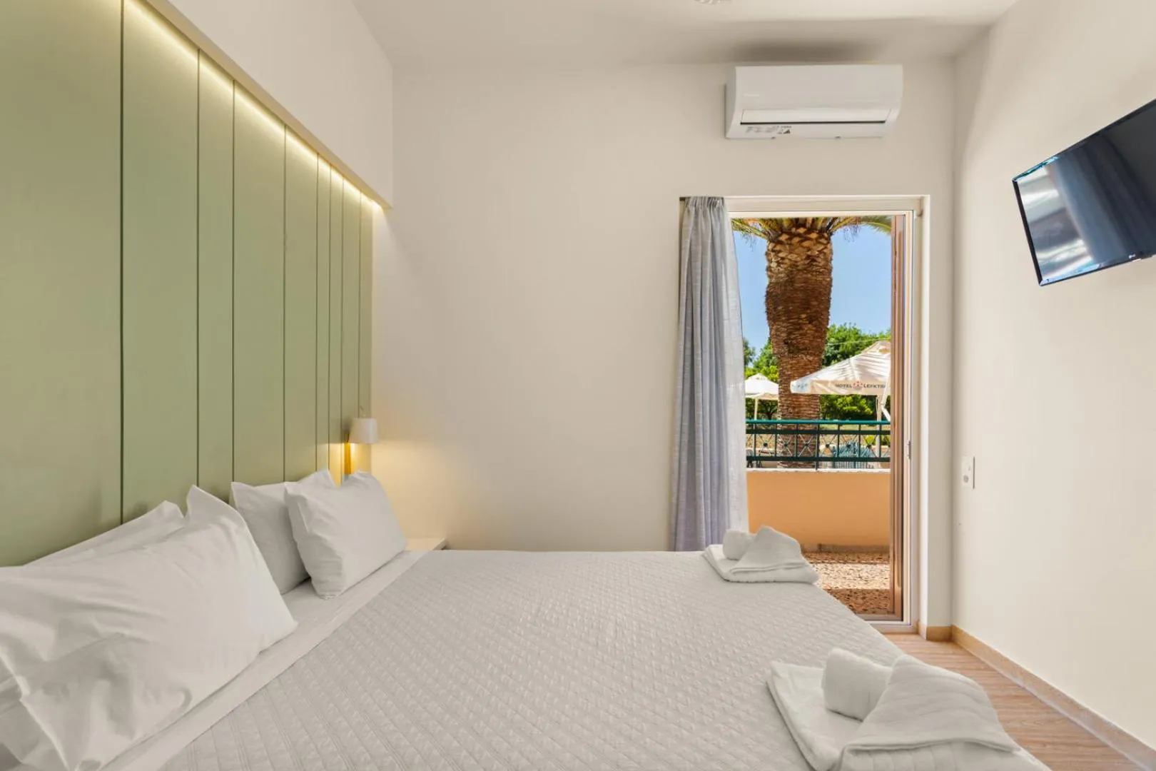 Photo of the whole room, Bed in Lefktron Hotel