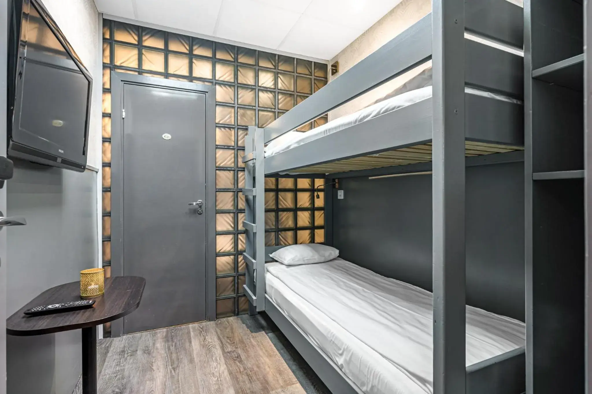 TV and multimedia, Bed in Stockholm Inn Hotel TV and multimedia, Bed in Stockholm Inn Hotel