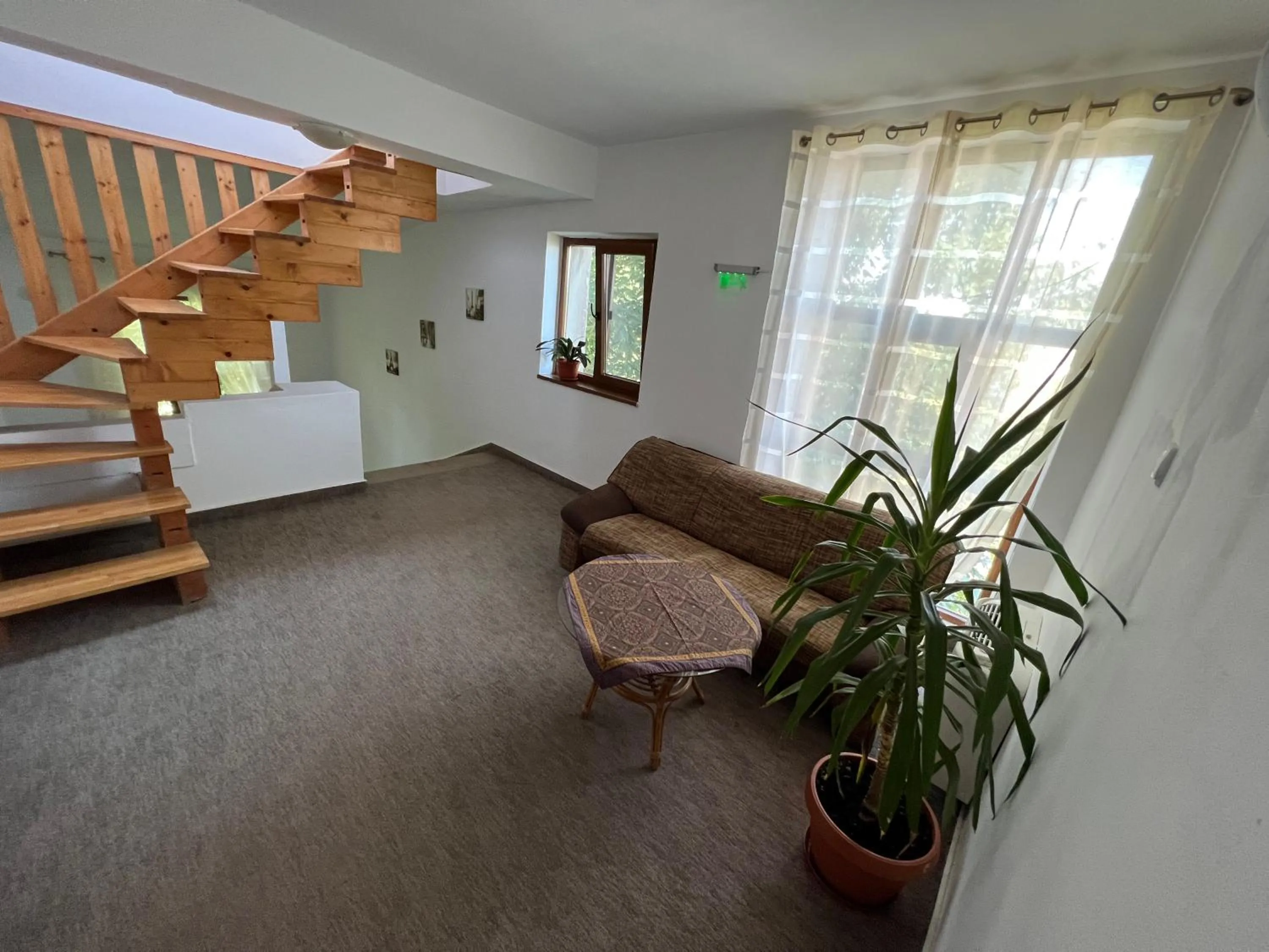 Seating area in Claudia