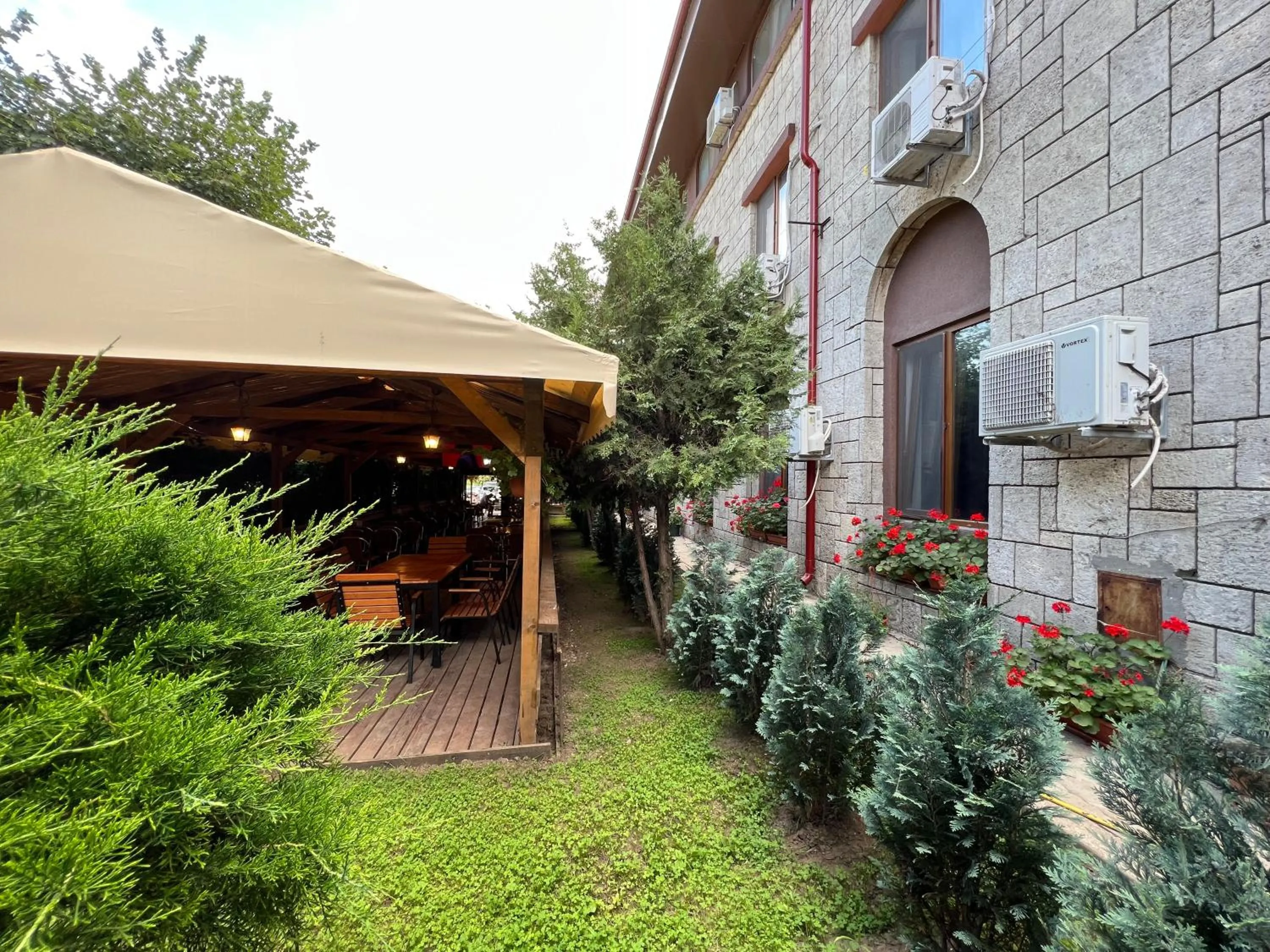 Property building in Claudia