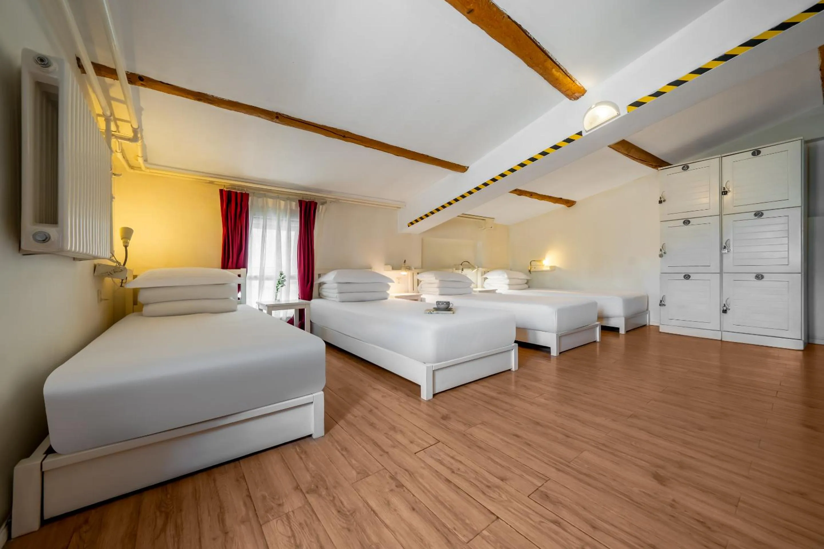 Bed in Peking Youth Hostel