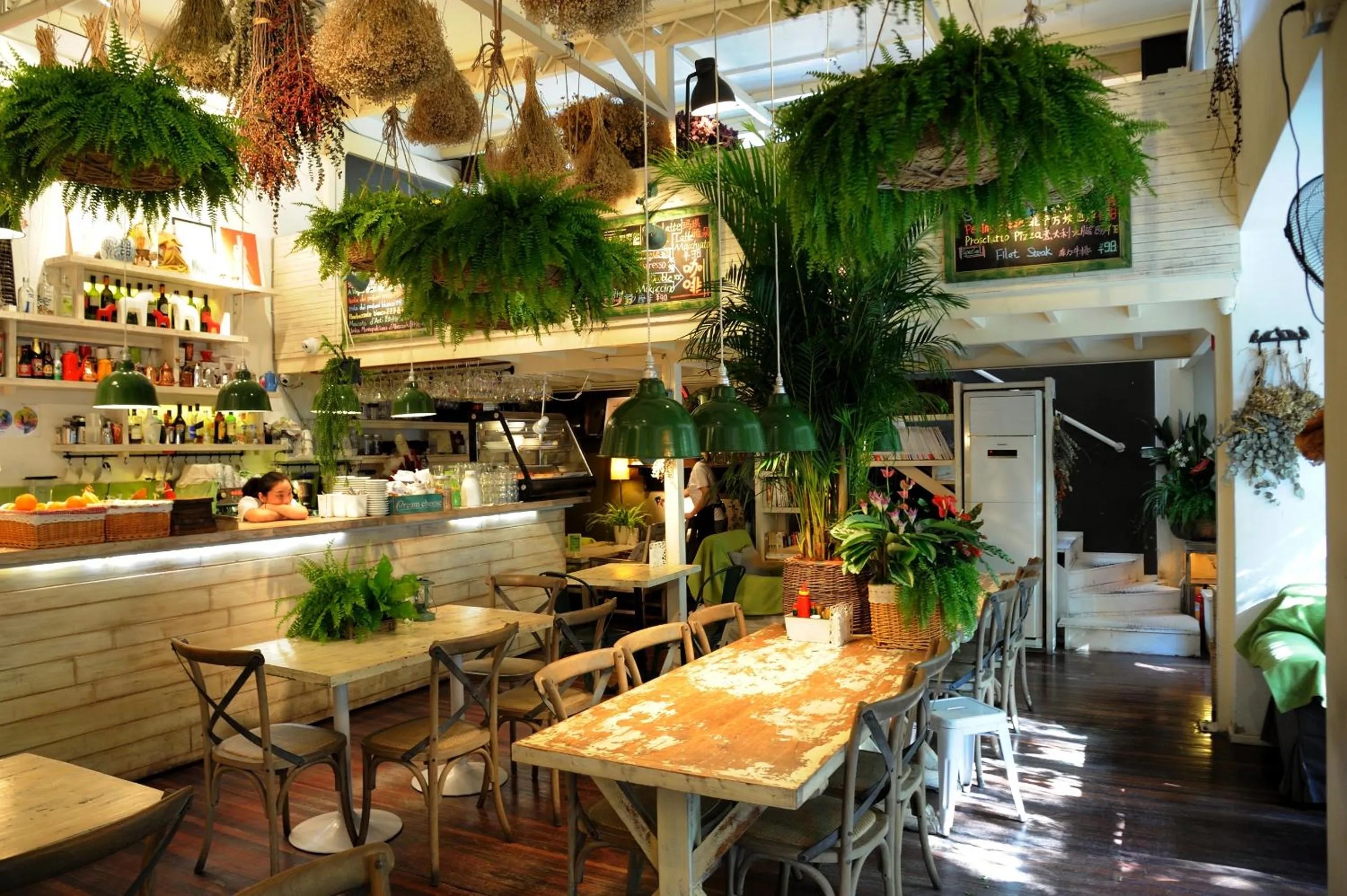 Peking Garden Youth Hostel-Houhai&Nanluoguxiang&Drum tower-Cafe&Bar&Movie night&Social area&Rooftop