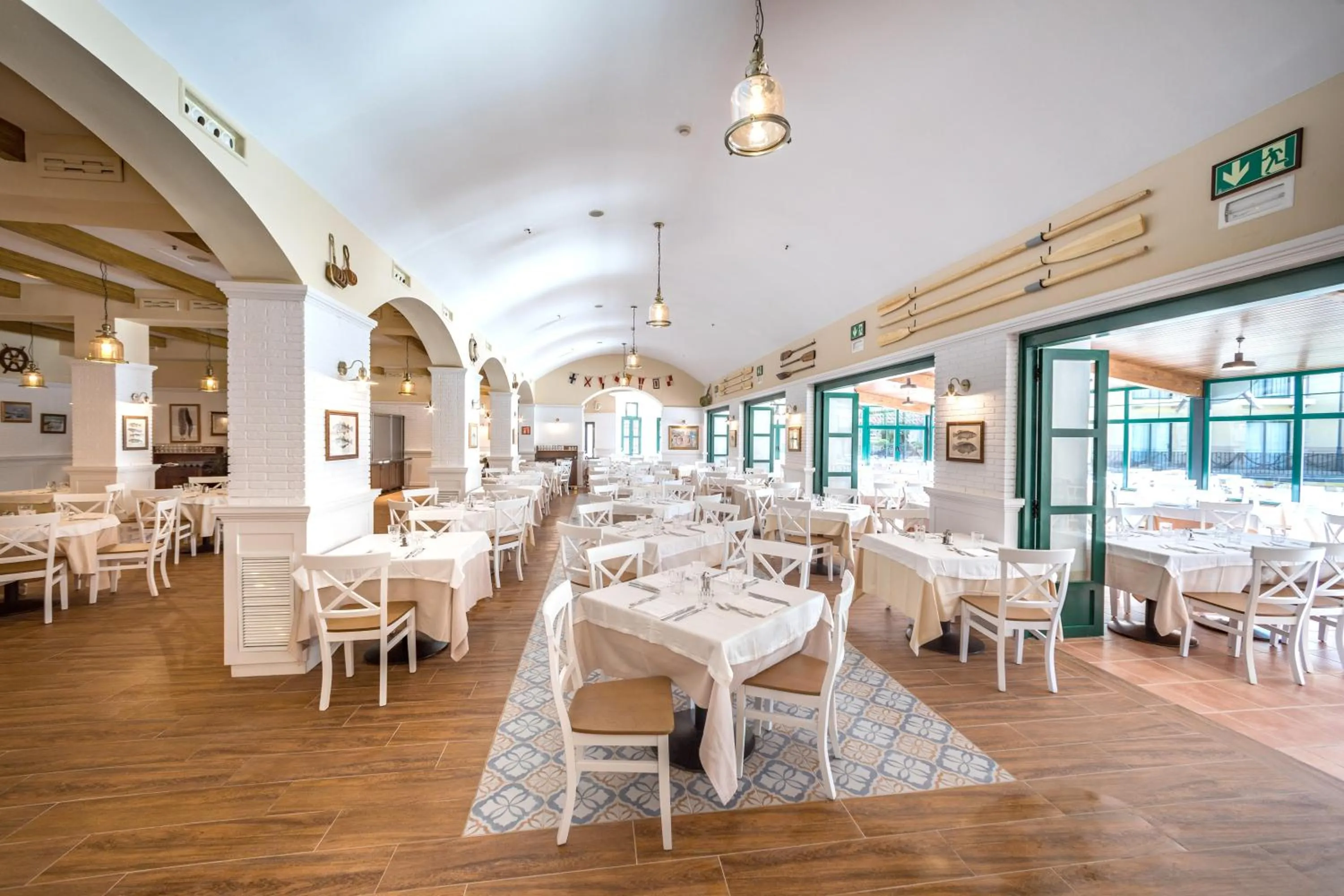 Buffet breakfast in PortAventura Hotel Roulette - Includes unlimited access to PortAventura Park & 1 access to Ferrari Land