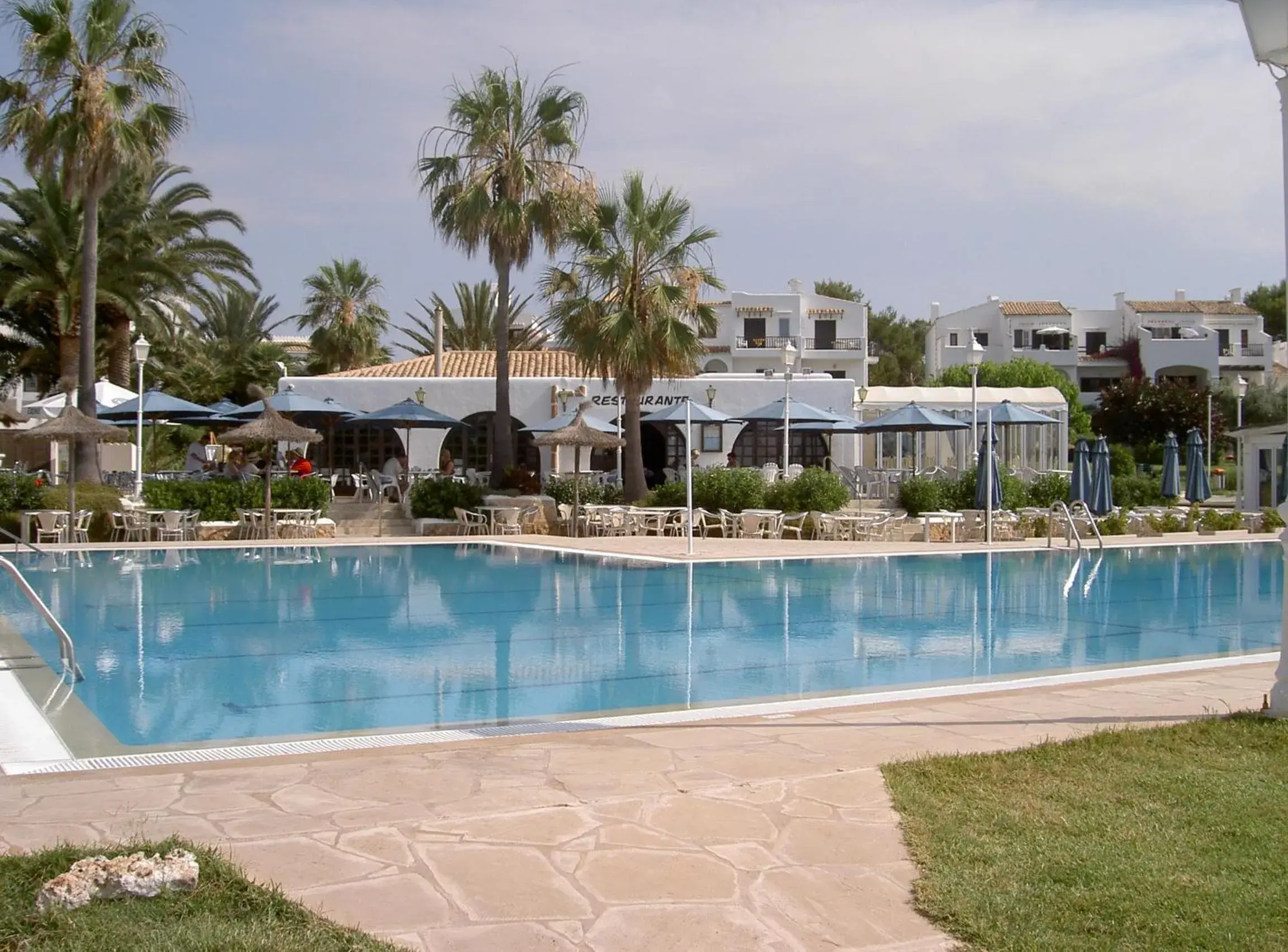Swimming pool in Apartamentos Parque Mar Swimming pool in Apartamentos Parque Mar