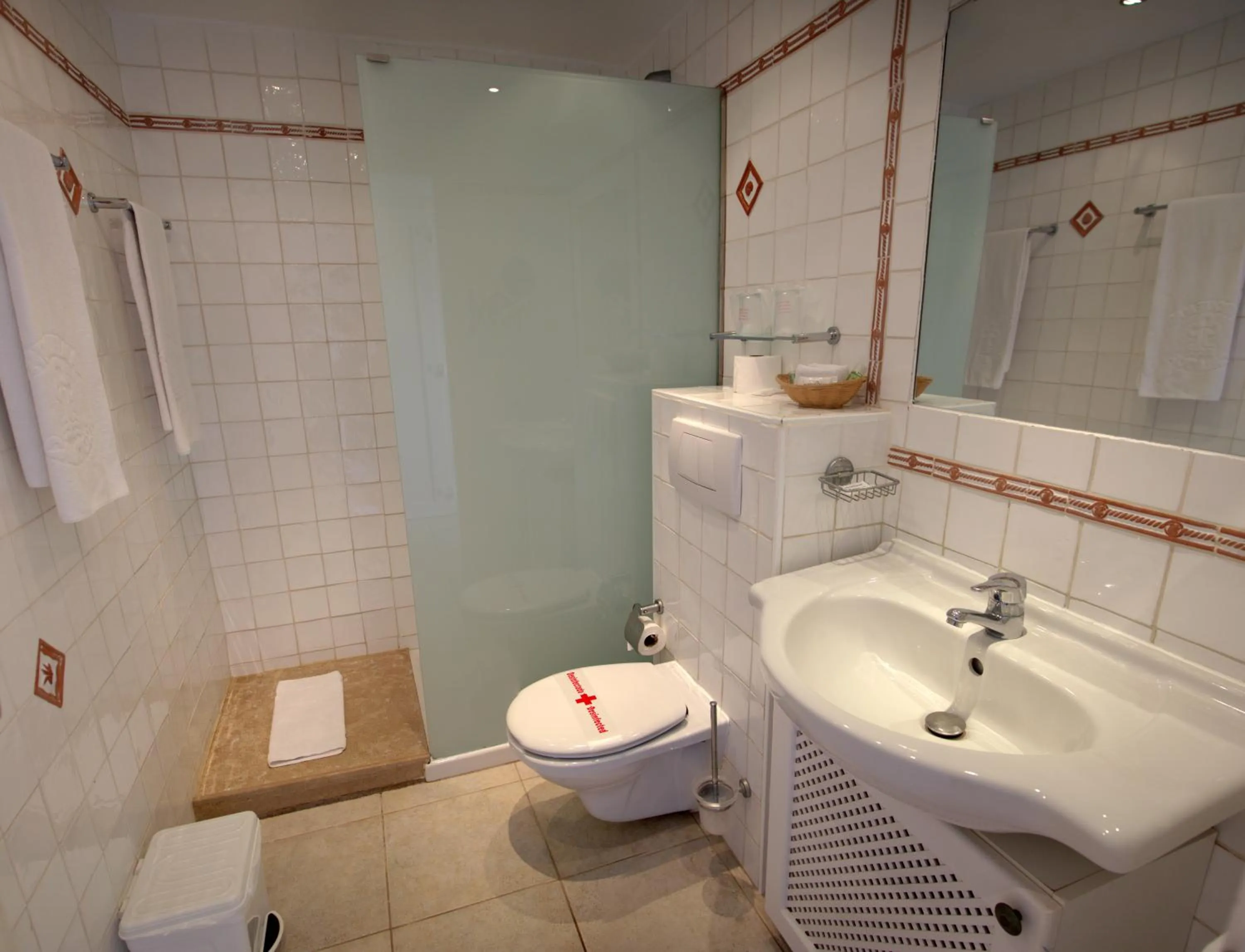 Shower in Apartamentos Parque Mar