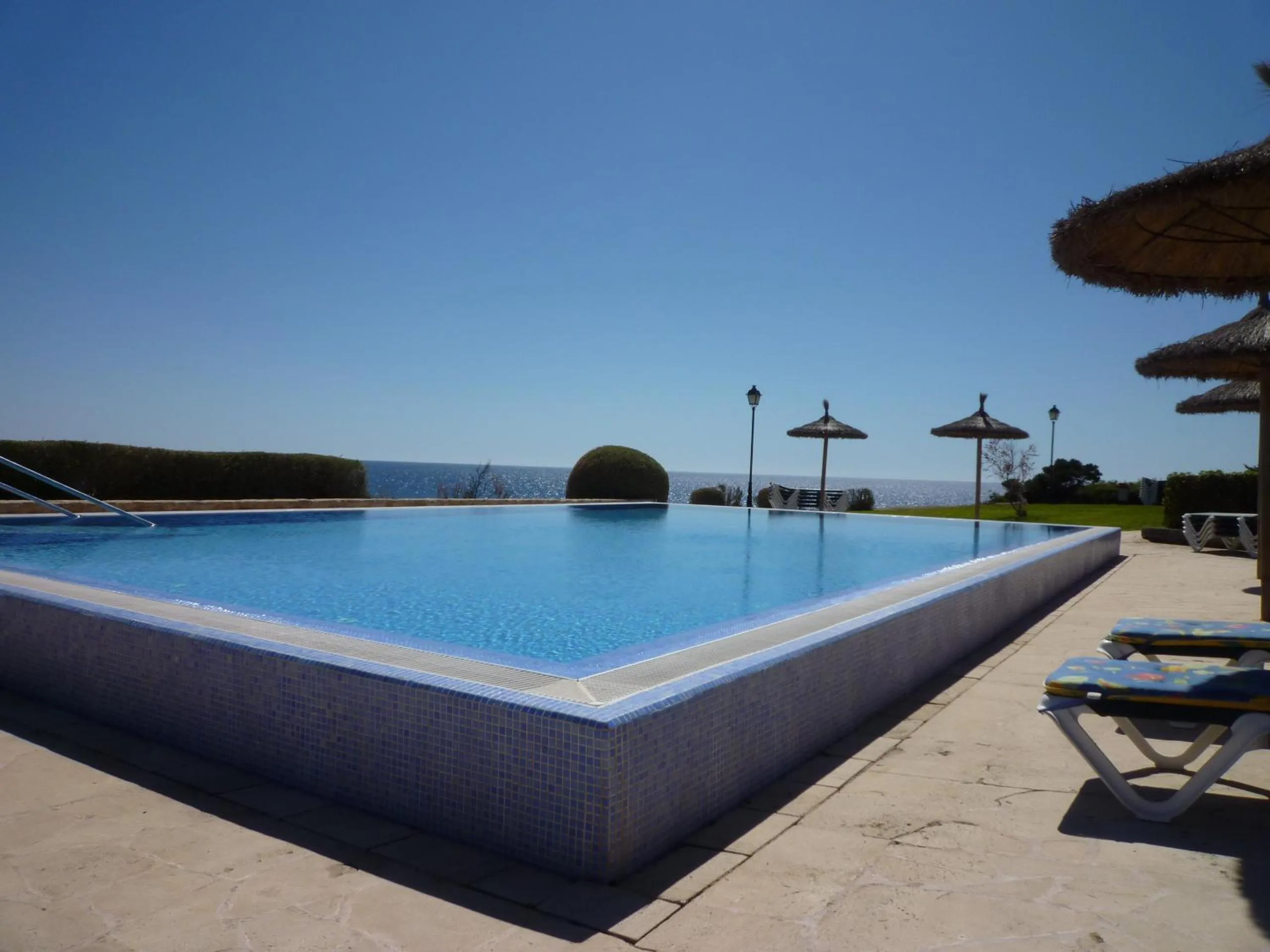 Swimming pool in Apartamentos Parque Mar
