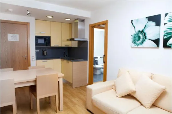 Dining area in Apartahotel Castejón de Sos