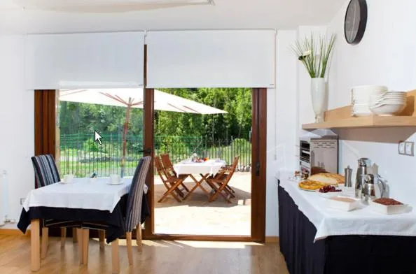 Restaurant/places to eat in Apartahotel Castejón de Sos