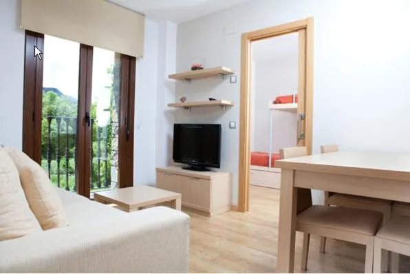 Day in Apartahotel Castejón de Sos