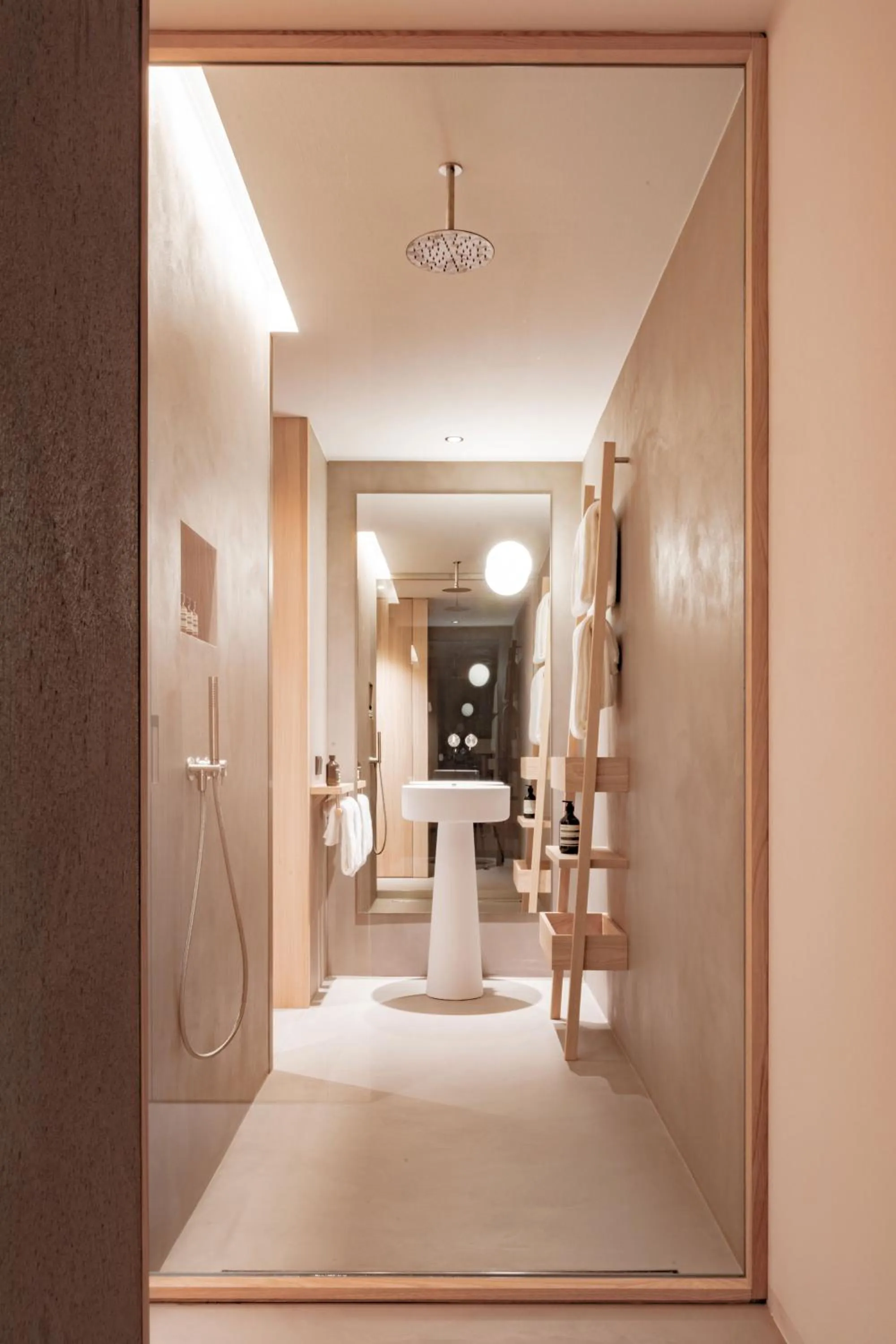 Shower in Schgaguler Hotel