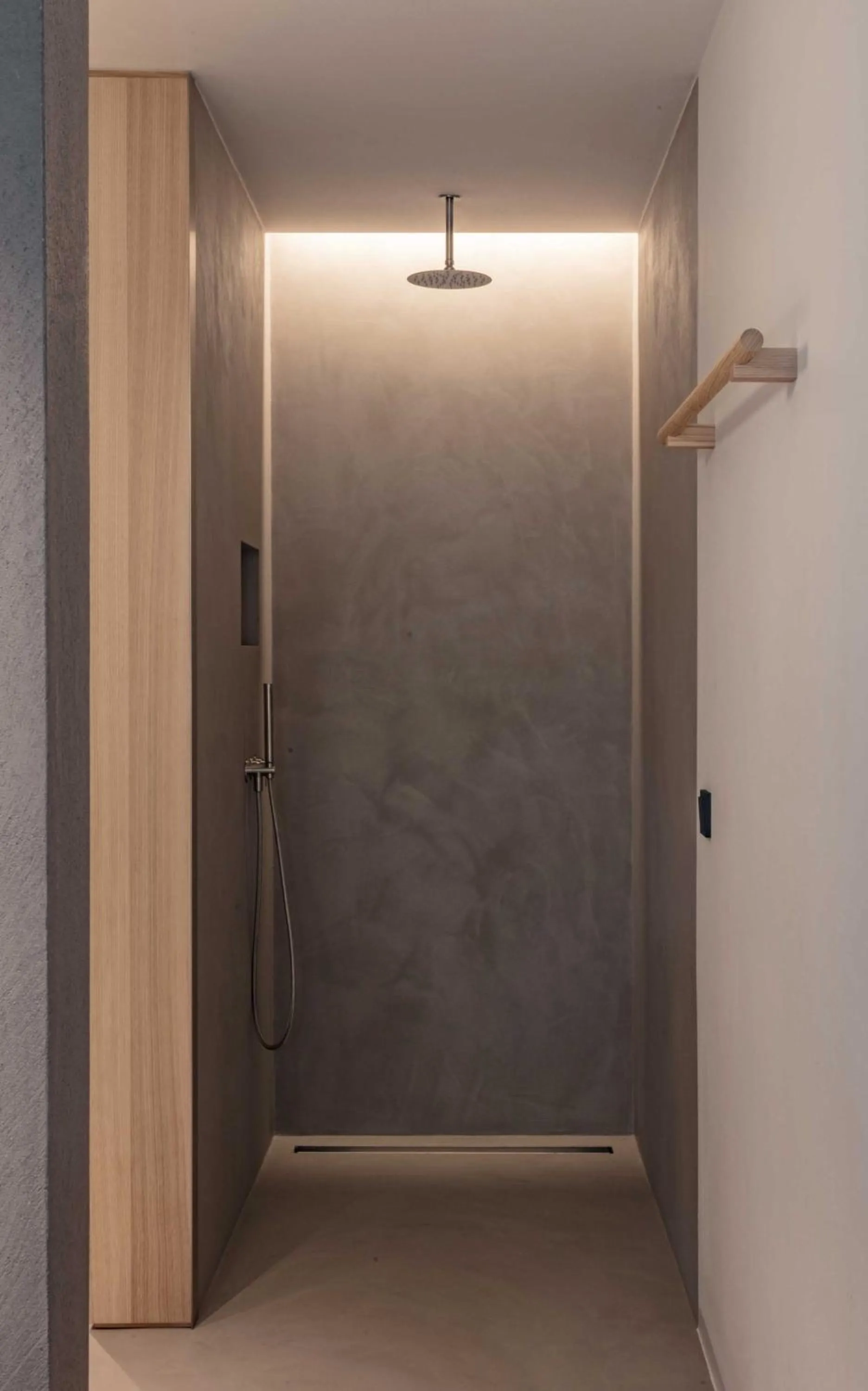 Shower in Schgaguler Hotel