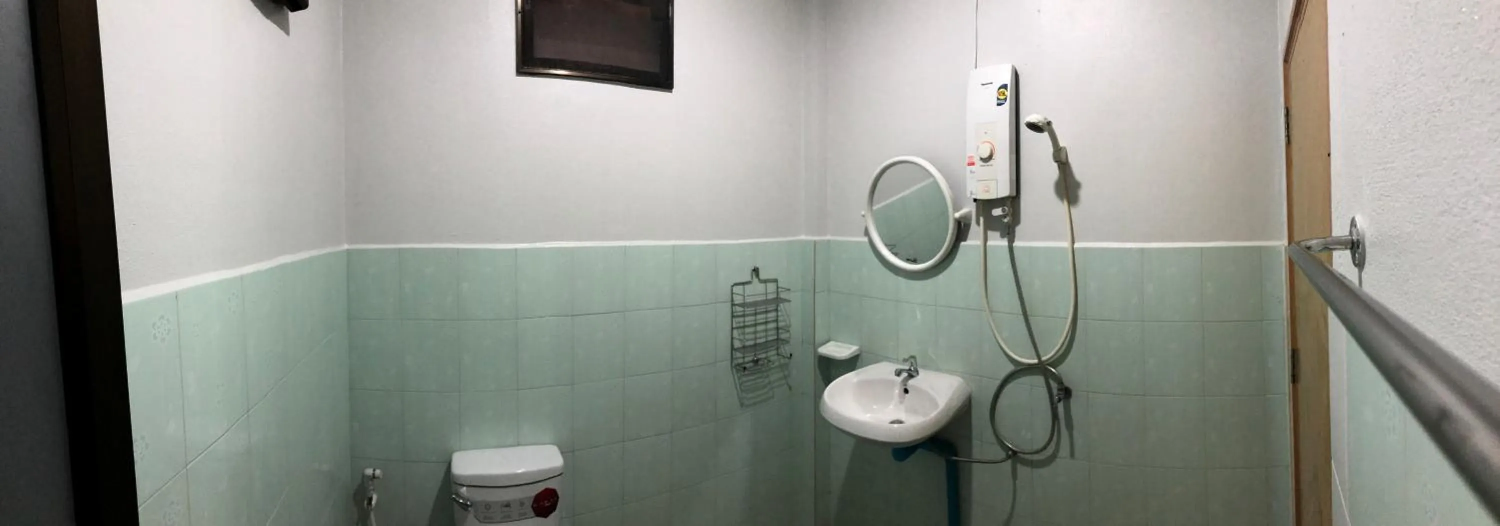 Shower in Yangyai Garden Lodge