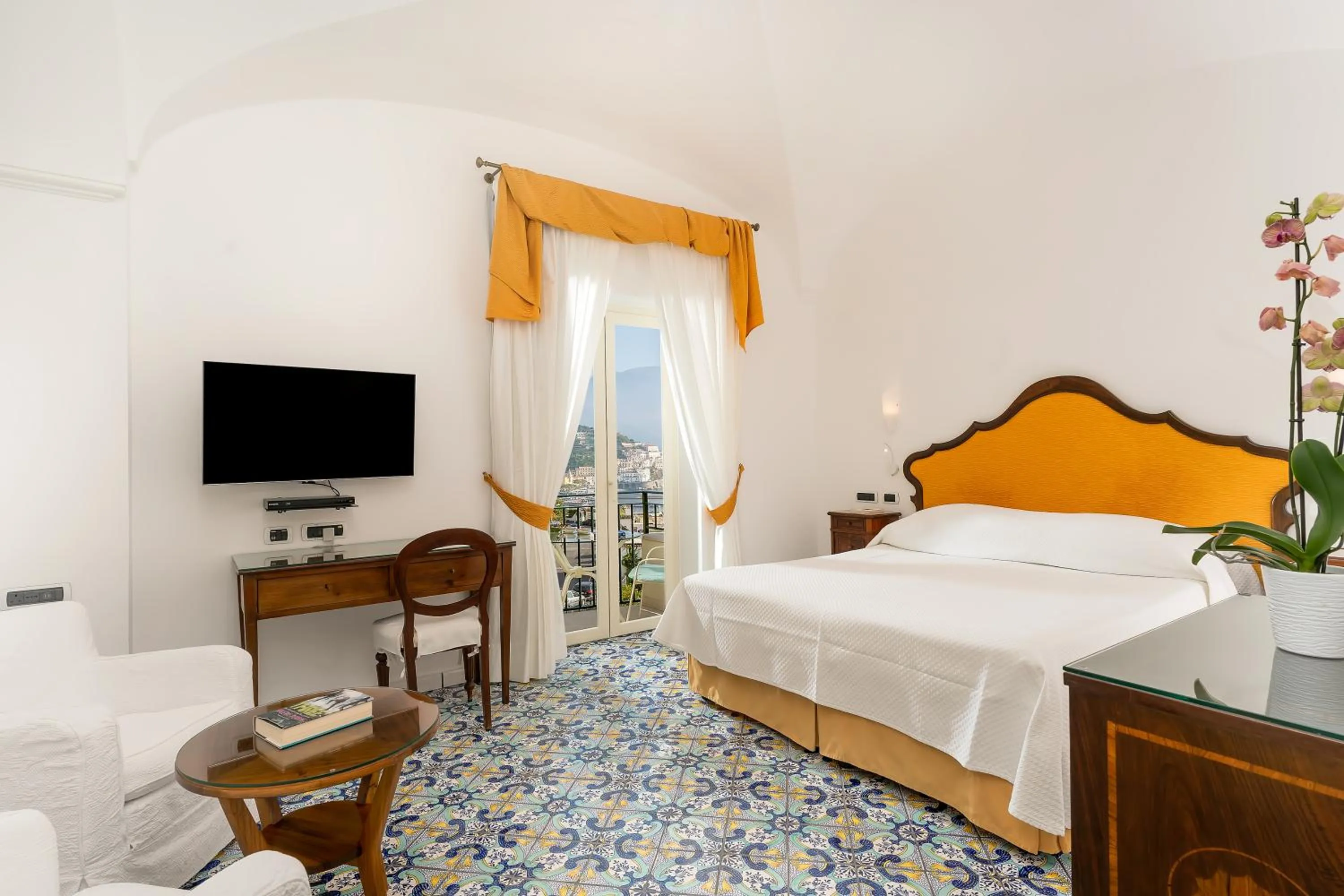Bed in Hotel Santa Caterina