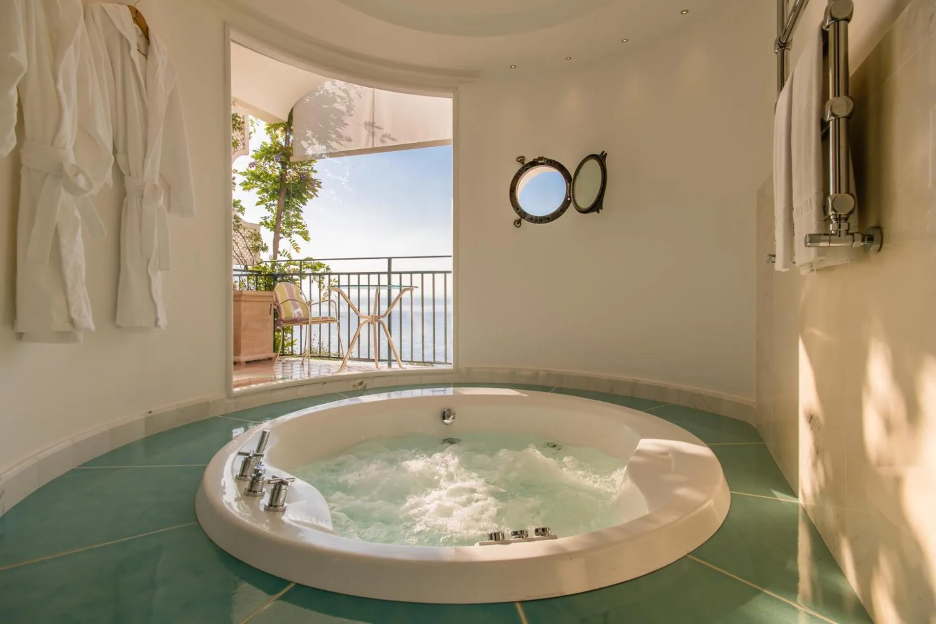 Hot Tub in Hotel Santa Caterina