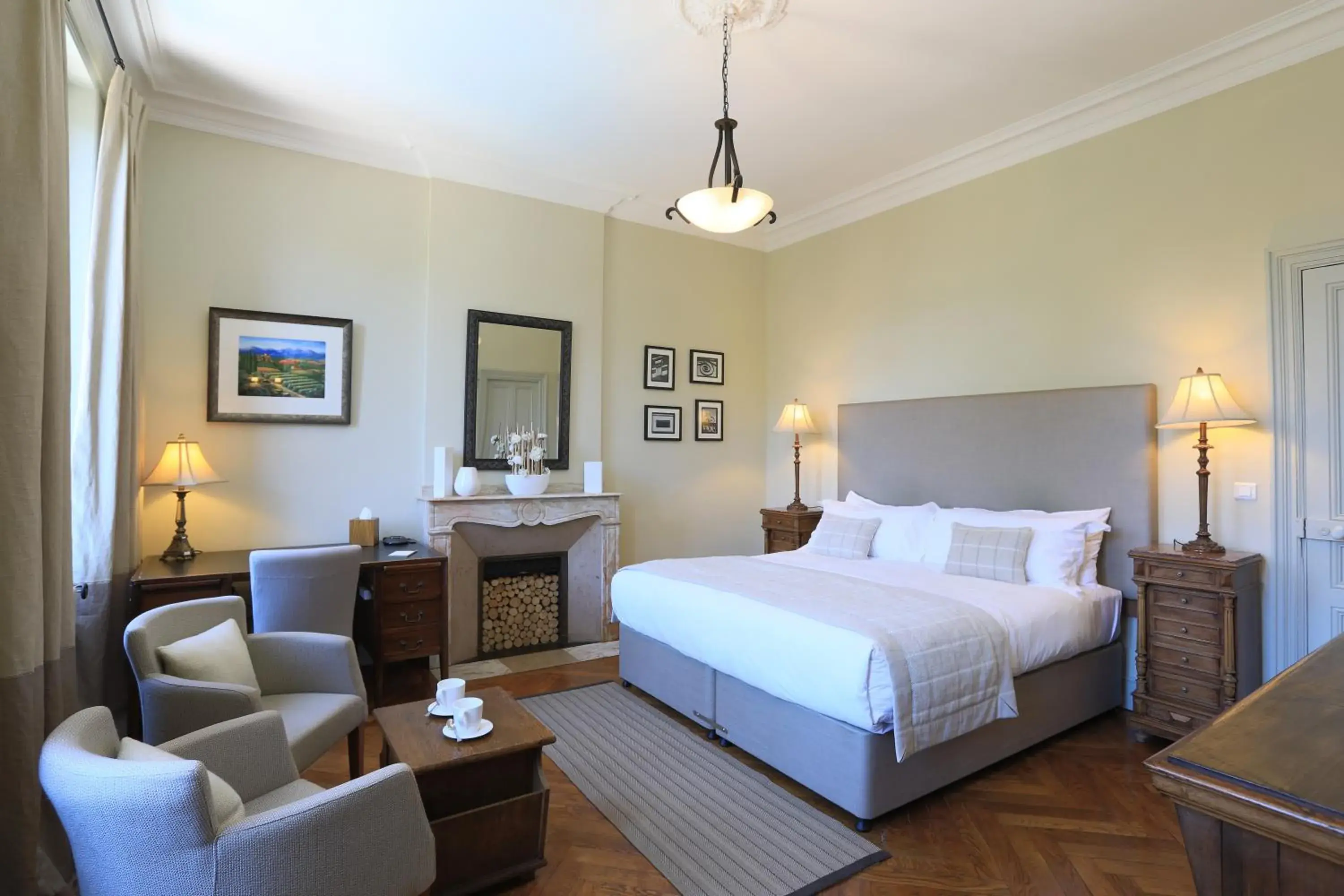 Superior Double or Twin Room in La Villa de Mazamet Superior Double or Twin Room in La Villa de Mazamet