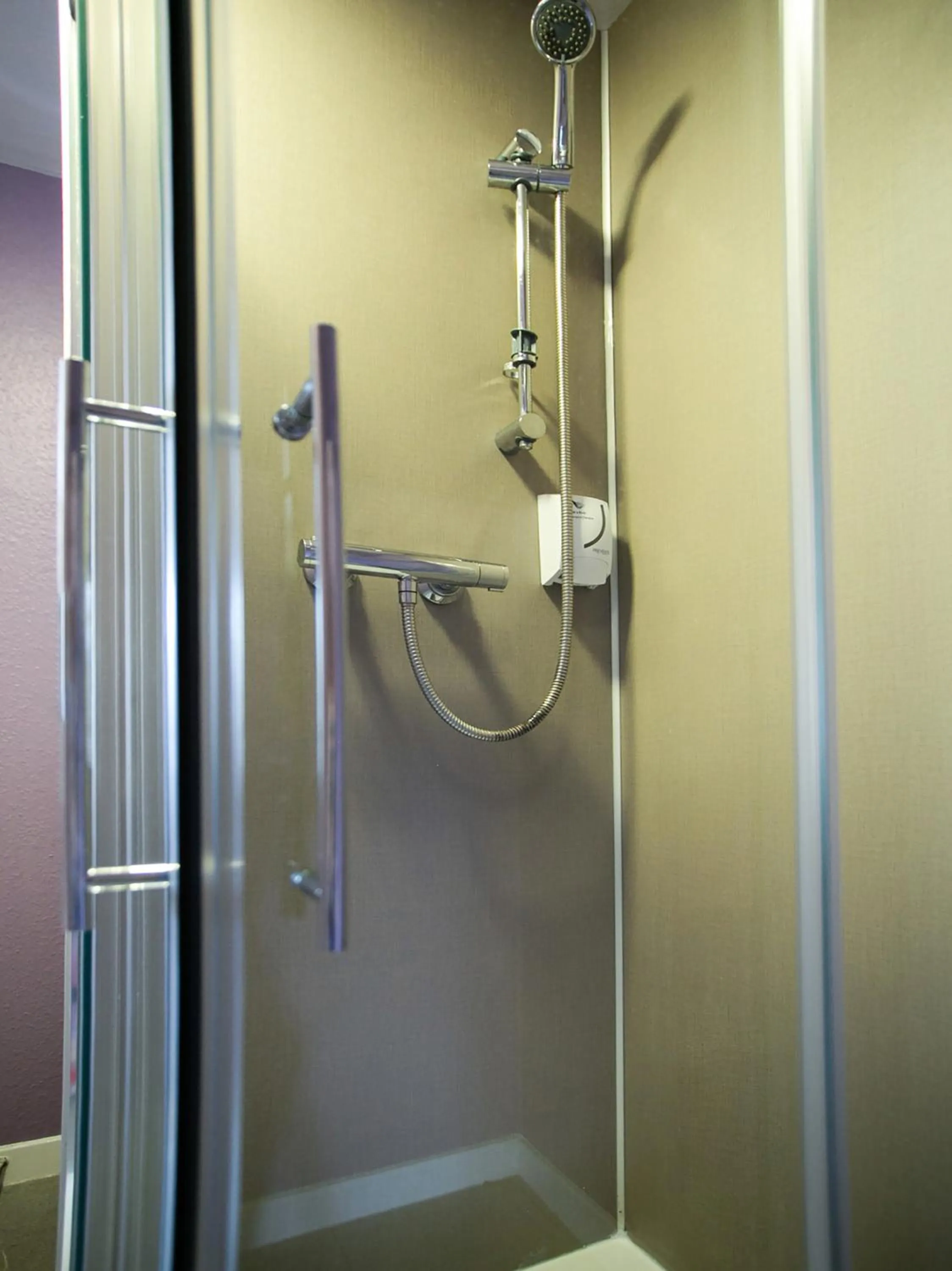 Bathroom in The Breadalbane Arms Room Only Hotel