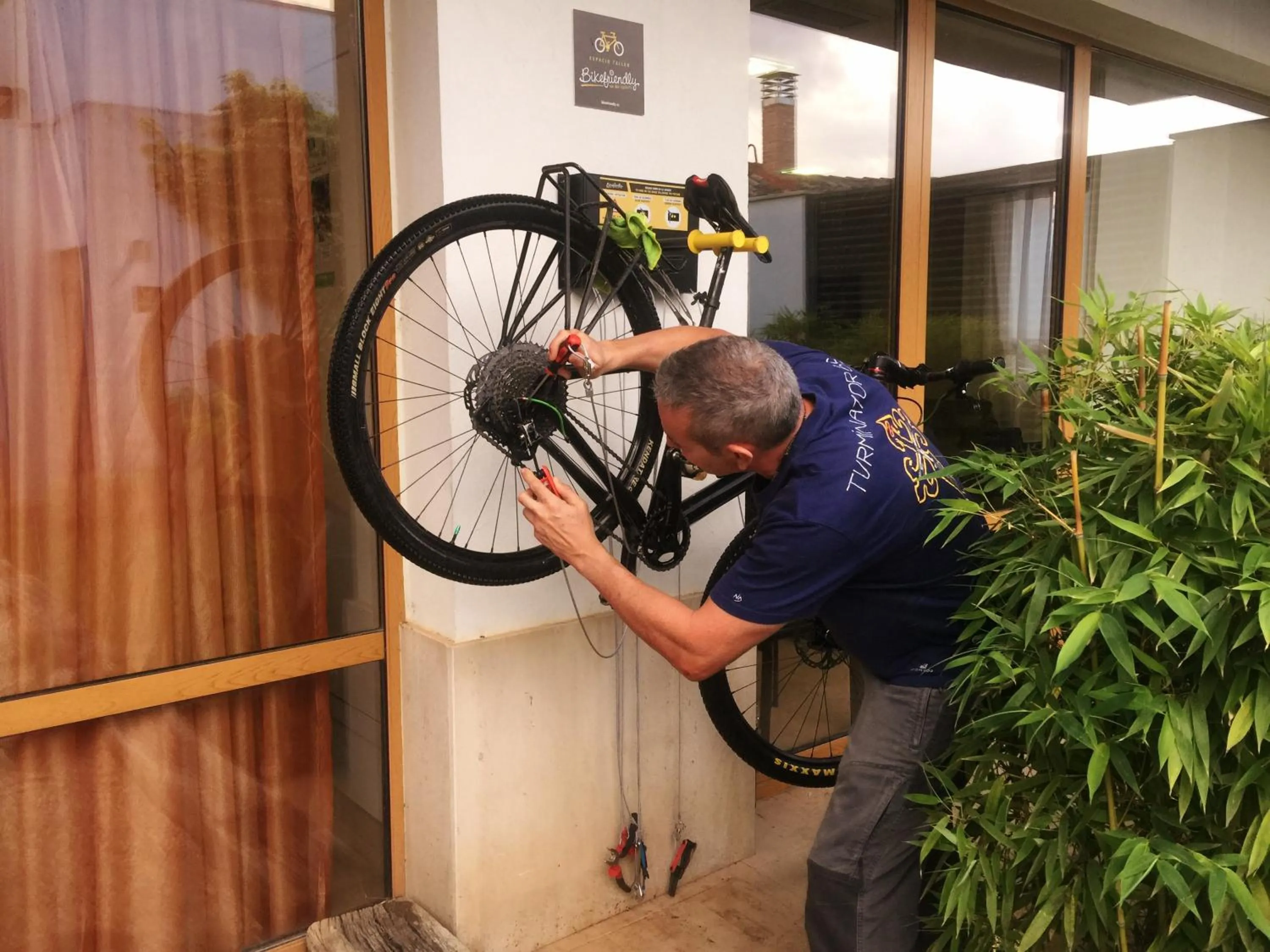 Cycling in Eco-Hotel Doña Mayor