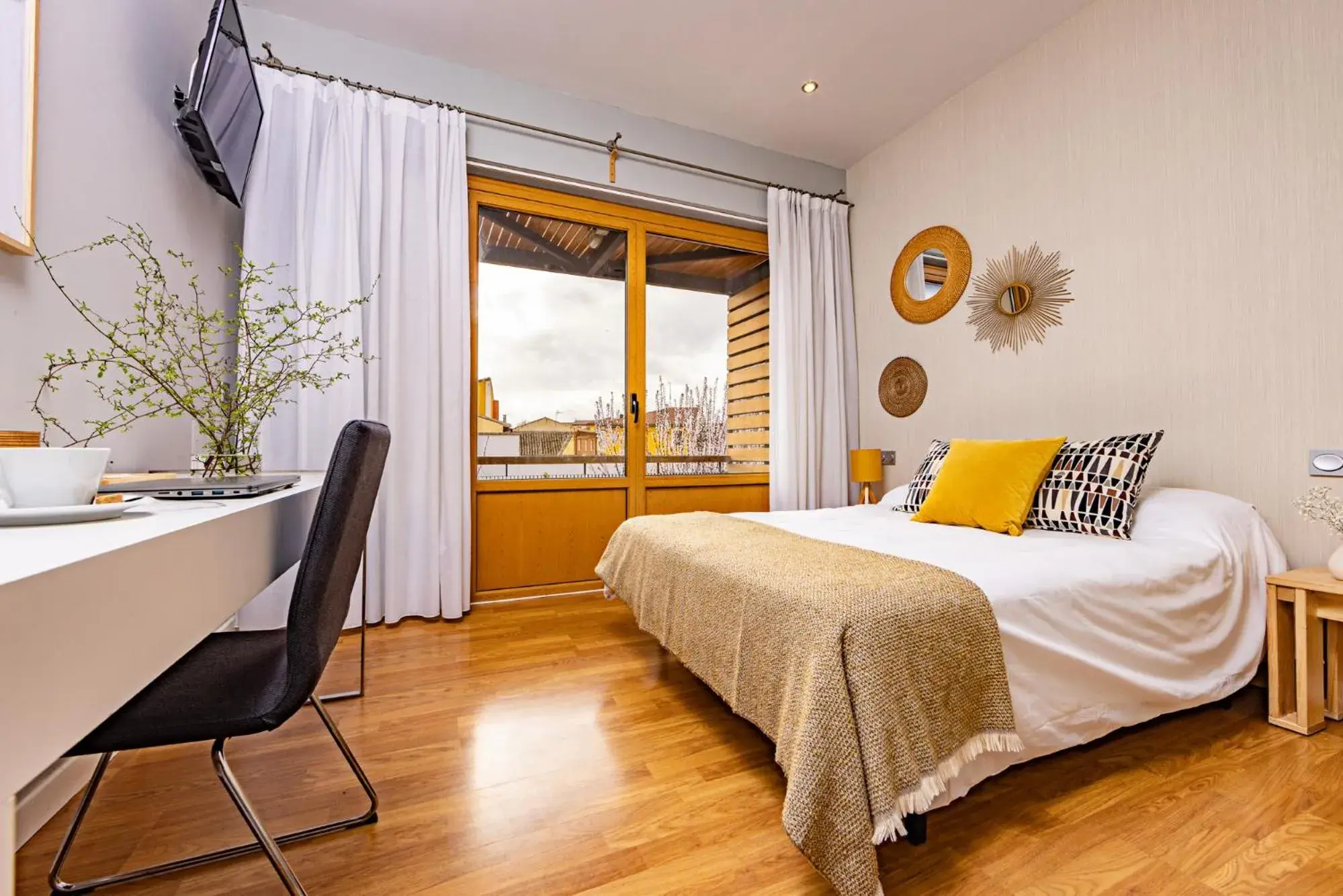 Single Room with Balcony - single occupancy in Eco-Hotel Doña Mayor Single Room with Balcony - single occupancy in Eco-Hotel Doña Mayor