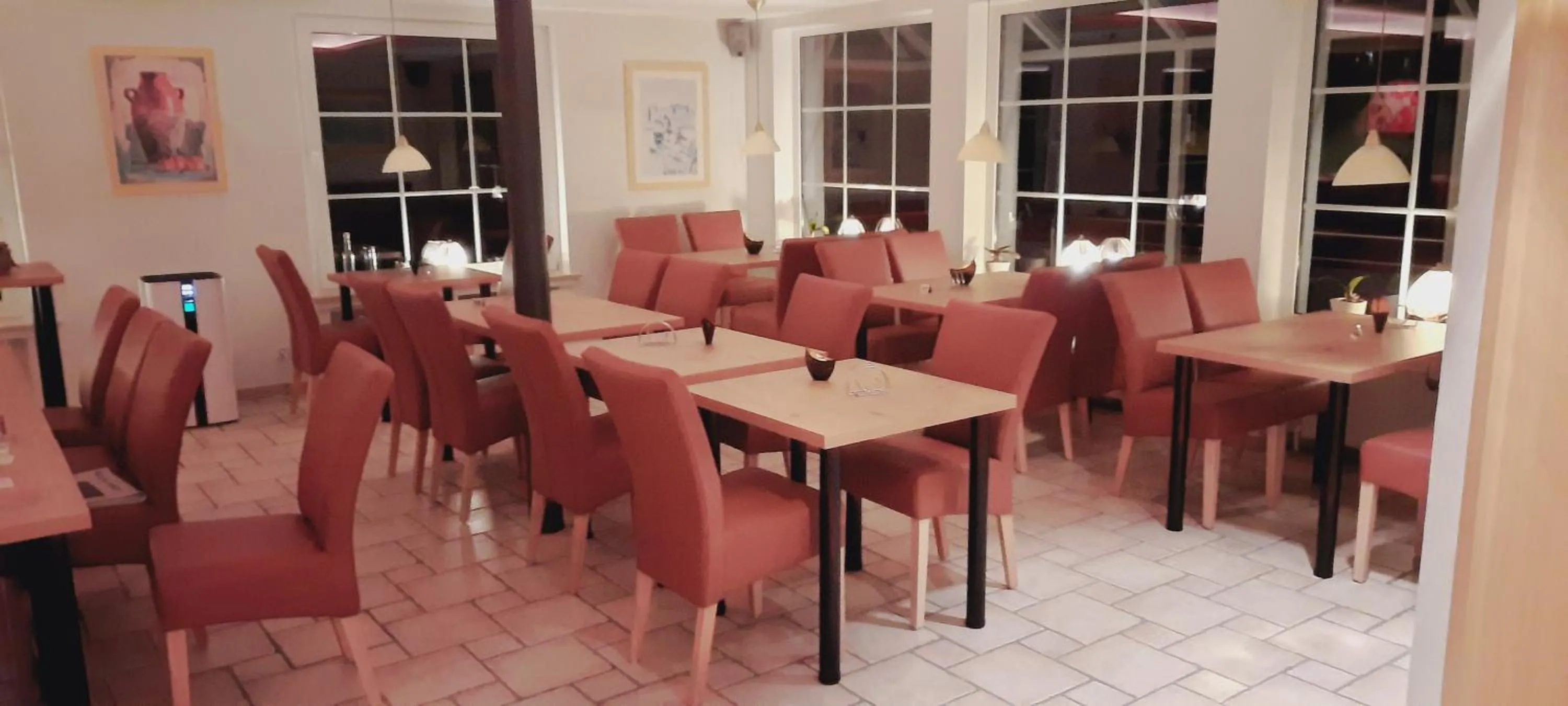 Restaurant/places to eat in Hotel zum Kreuzberg