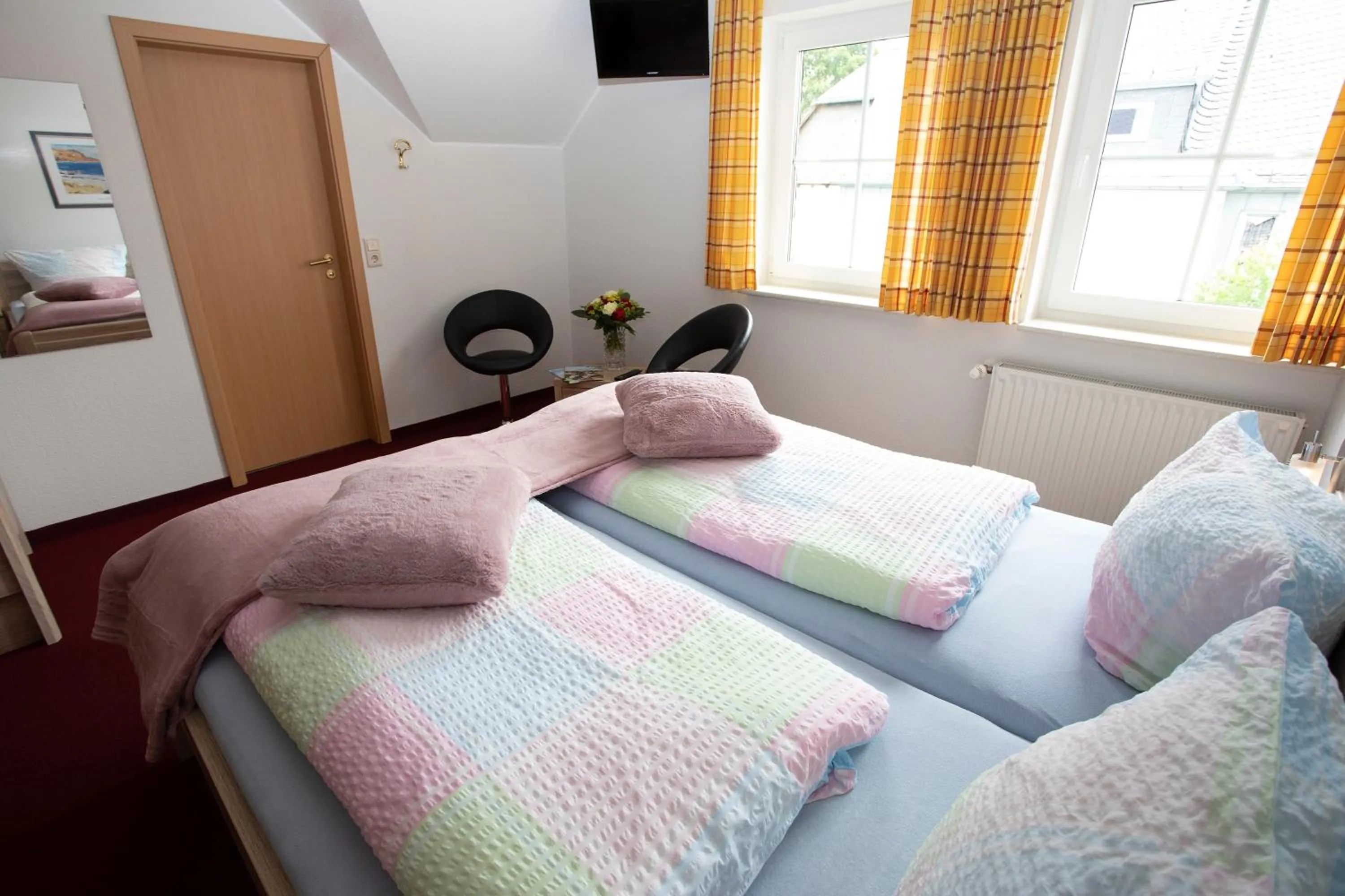 Bed in Hotel zum Kreuzberg