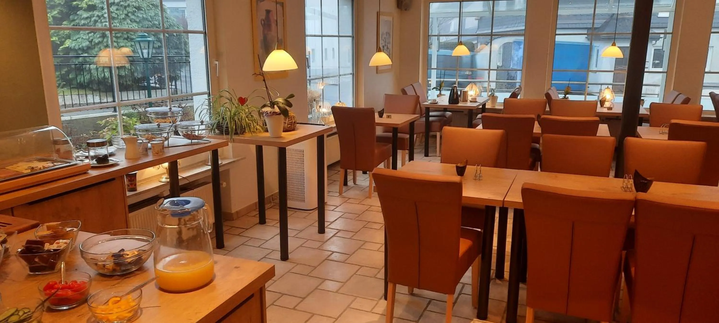 Restaurant/places to eat in Hotel zum Kreuzberg