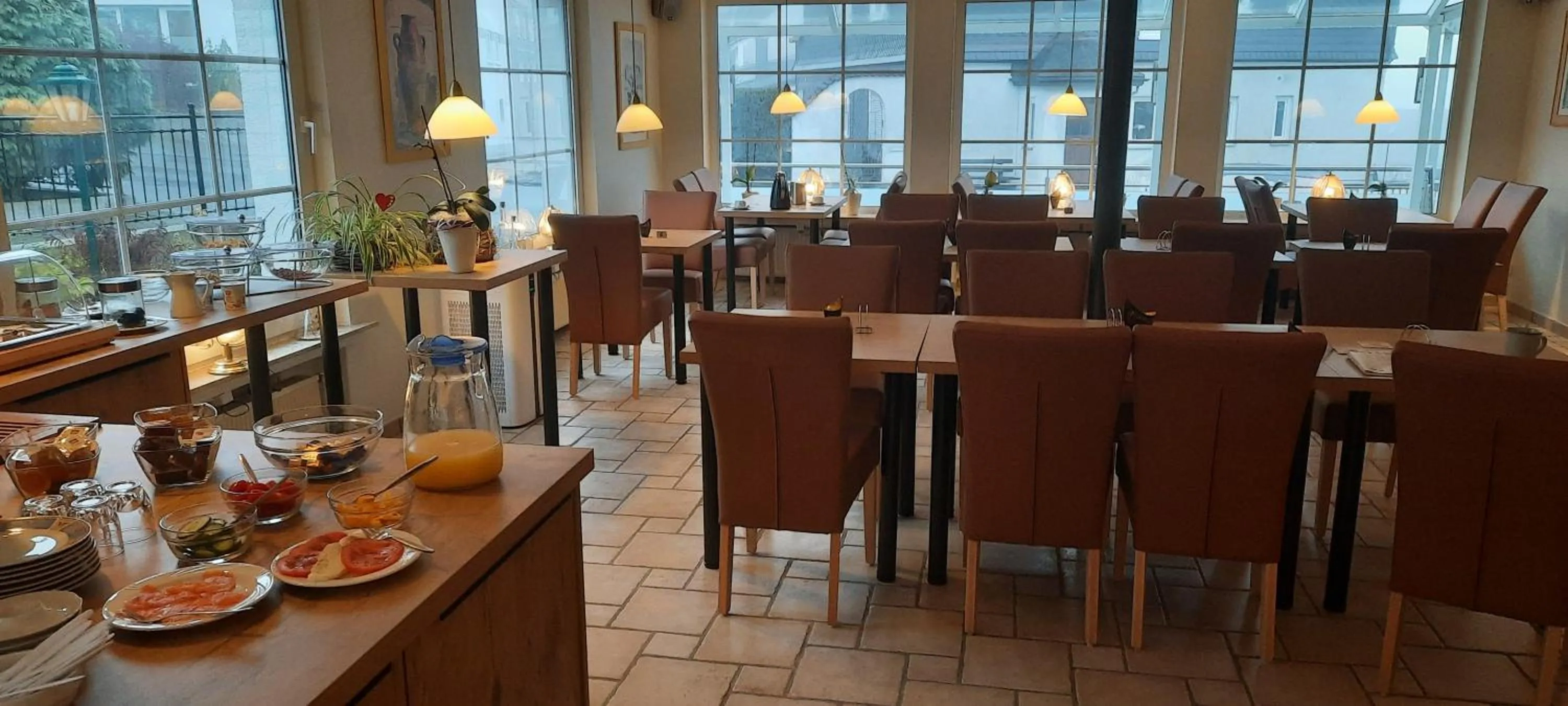 Restaurant/places to eat in Hotel zum Kreuzberg