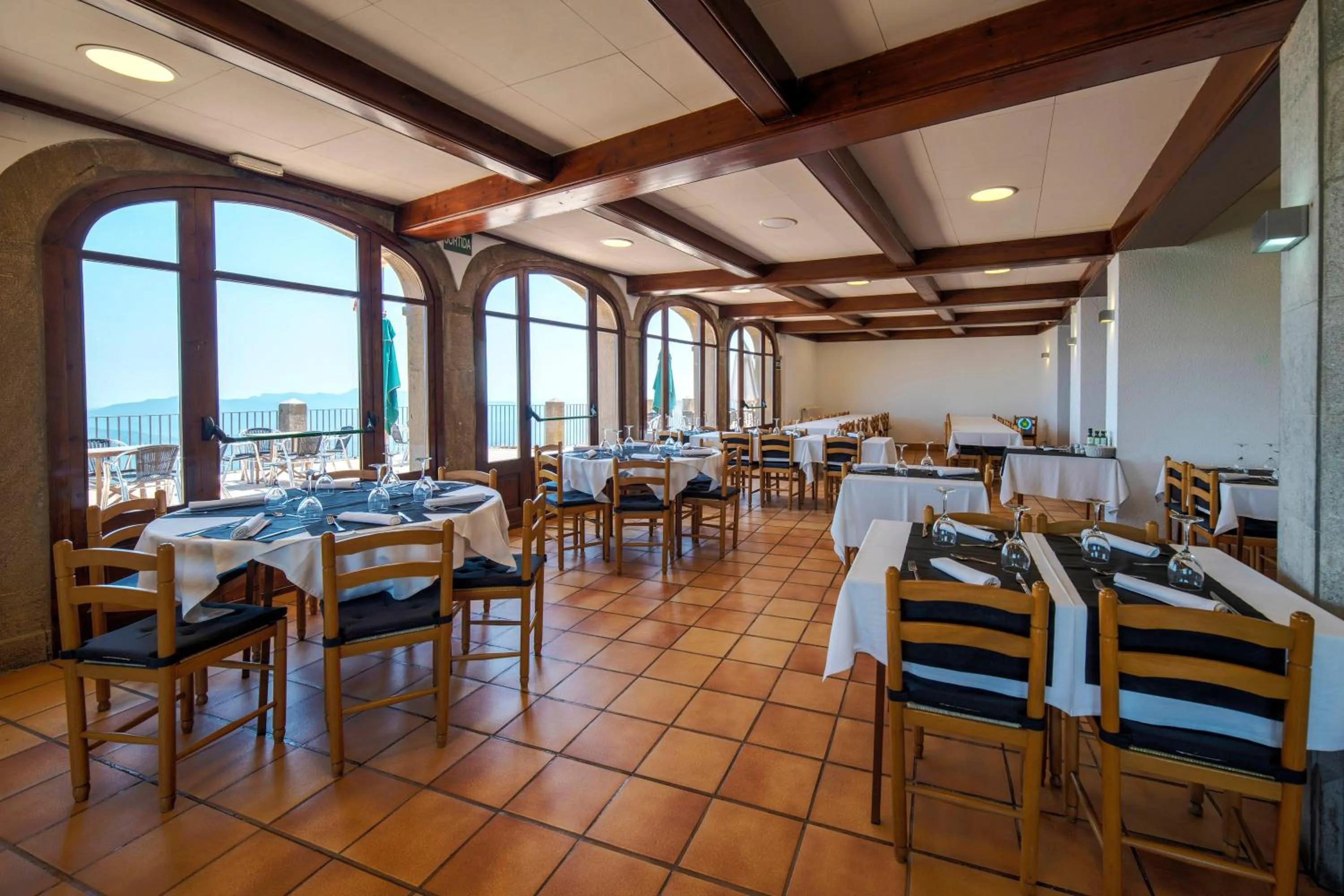 Restaurant/places to eat in Santuari de la Salut de Sant Feliu de Pallerols