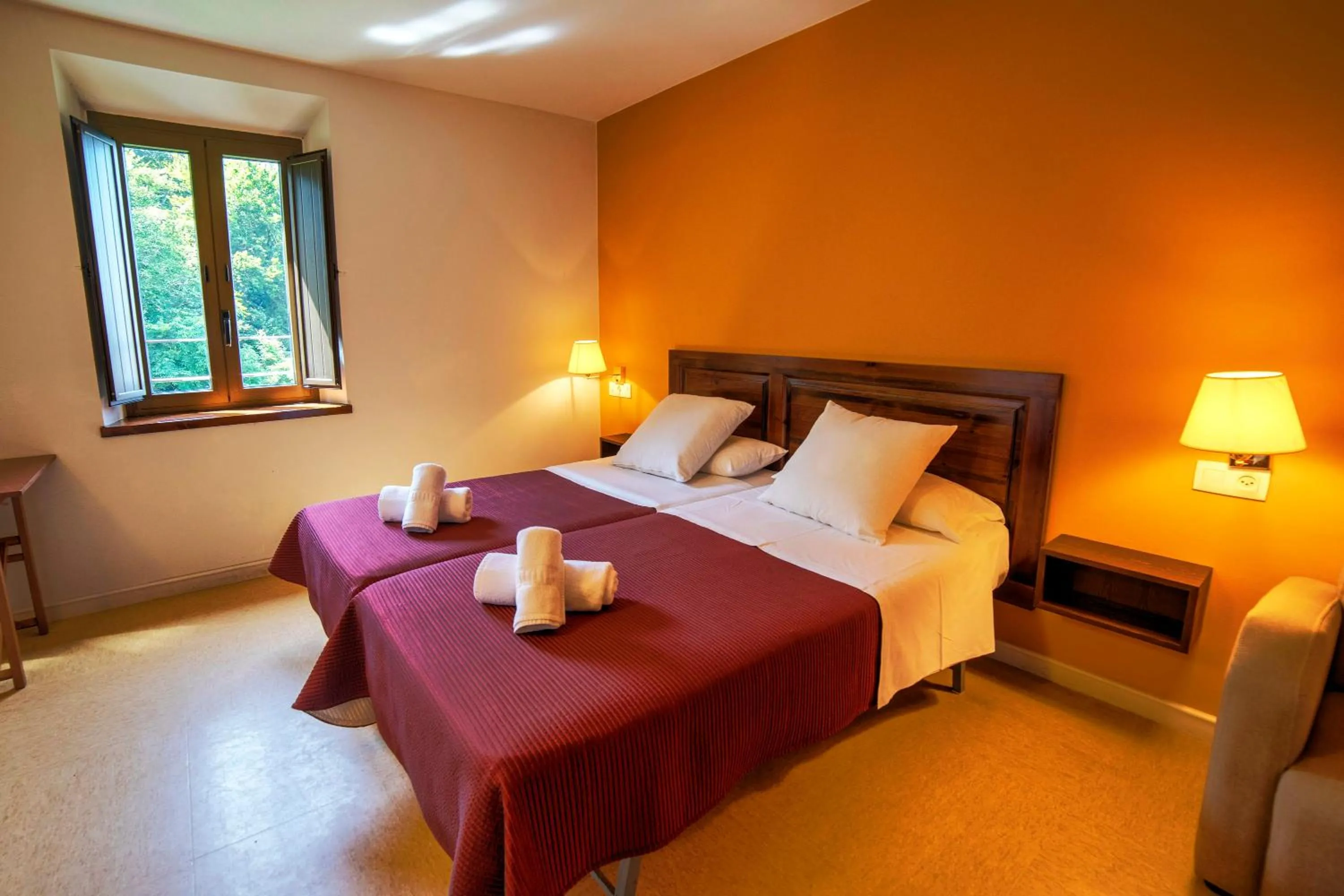 Photo of the whole room, Bed in Santuari de la Salut de Sant Feliu de Pallerols