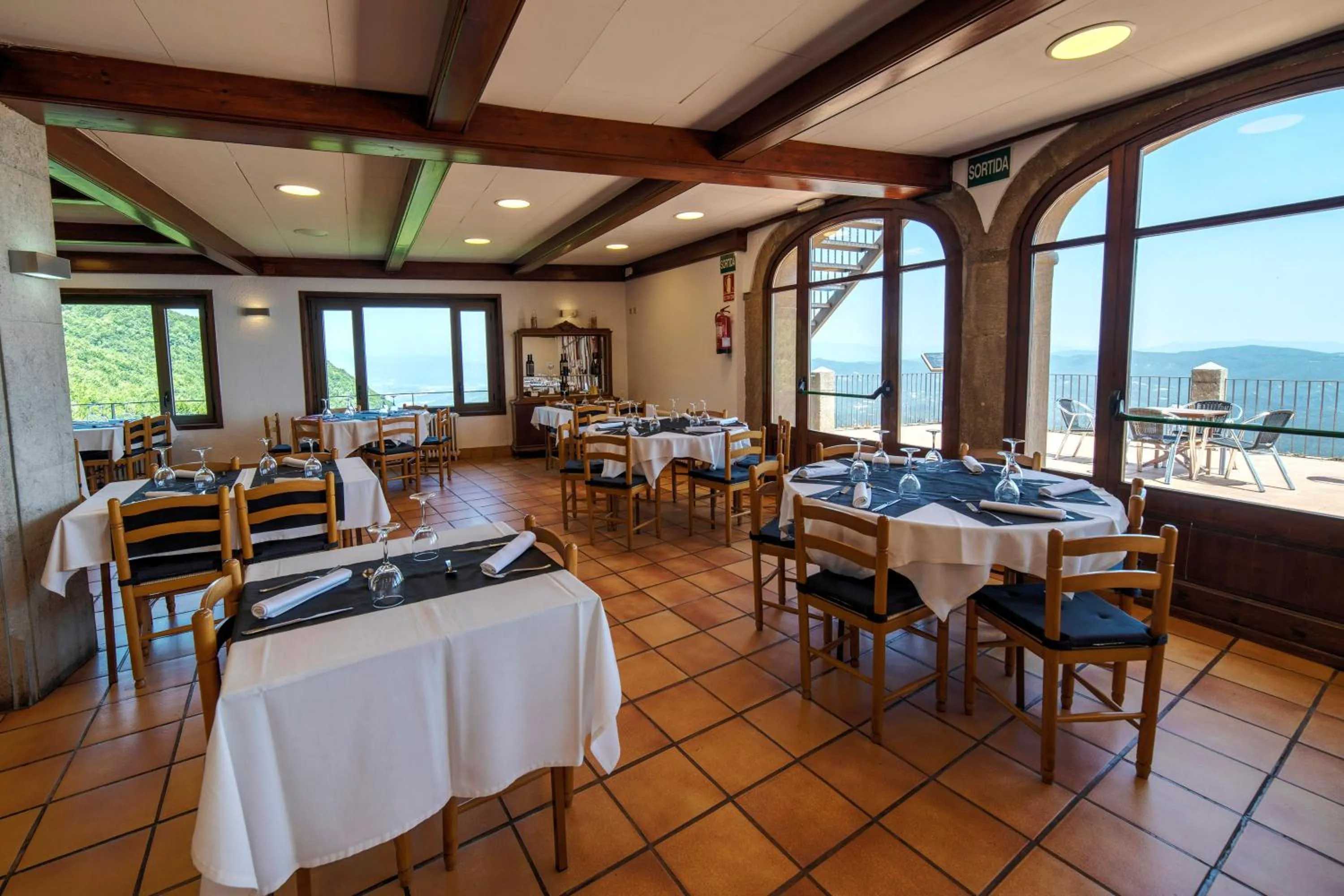 Restaurant/places to eat in Santuari de la Salut de Sant Feliu de Pallerols