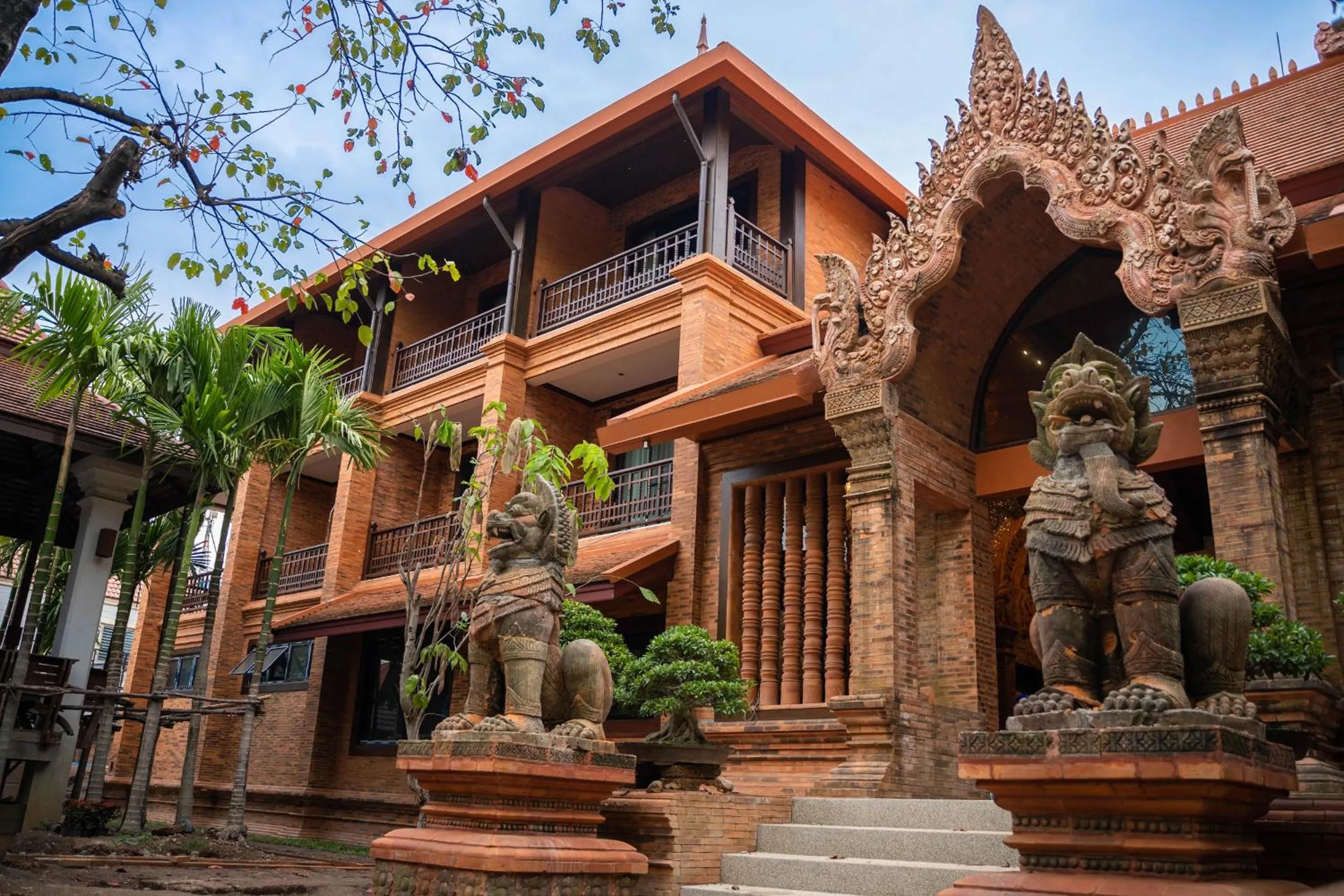 Property building in Phor Liang Meun Terracotta Arts