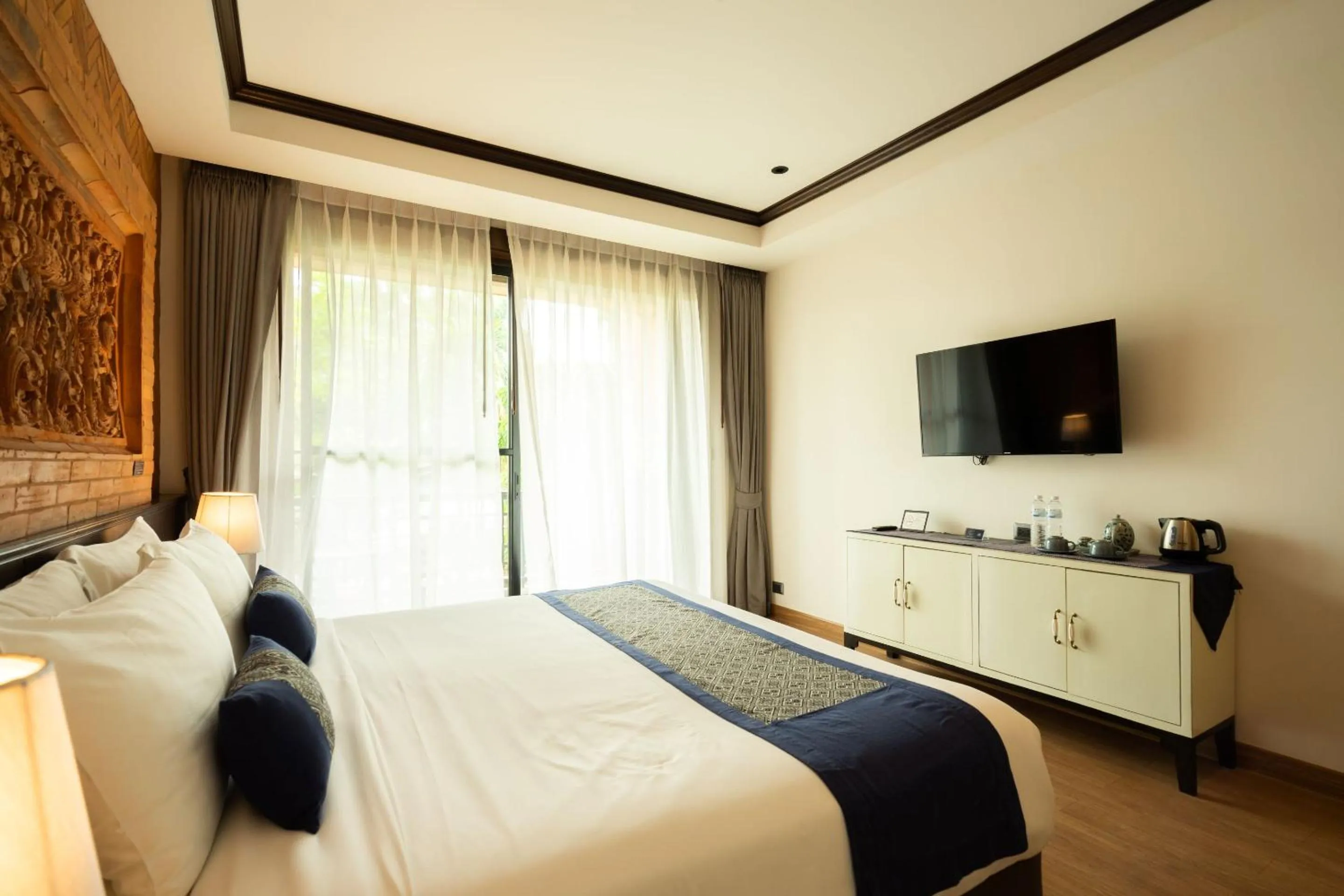 Bedroom, Bed in Phor Liang Meun Terracotta Arts