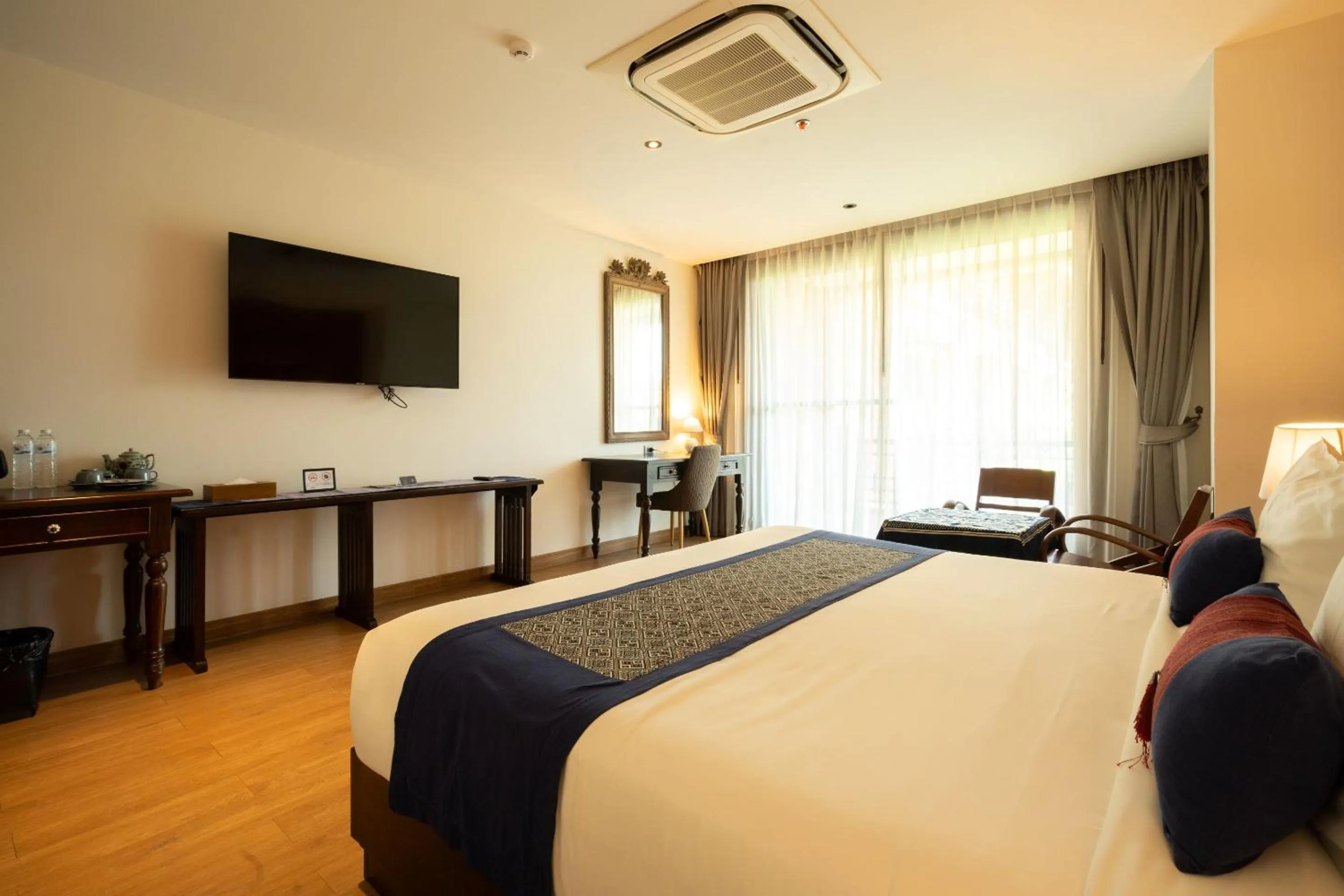 Bedroom, Bed in Phor Liang Meun Terracotta Arts