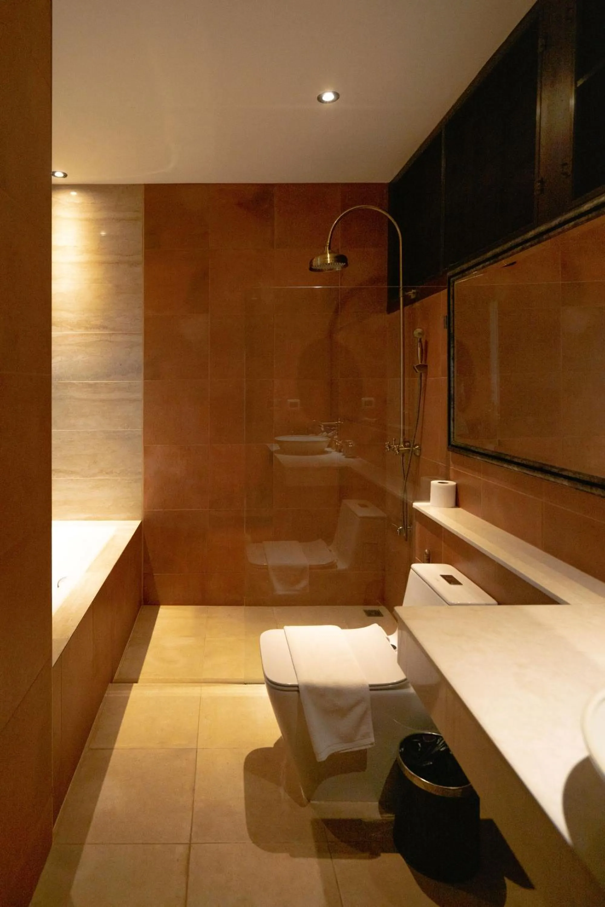 Bathroom in Phor Liang Meun Terracotta Arts