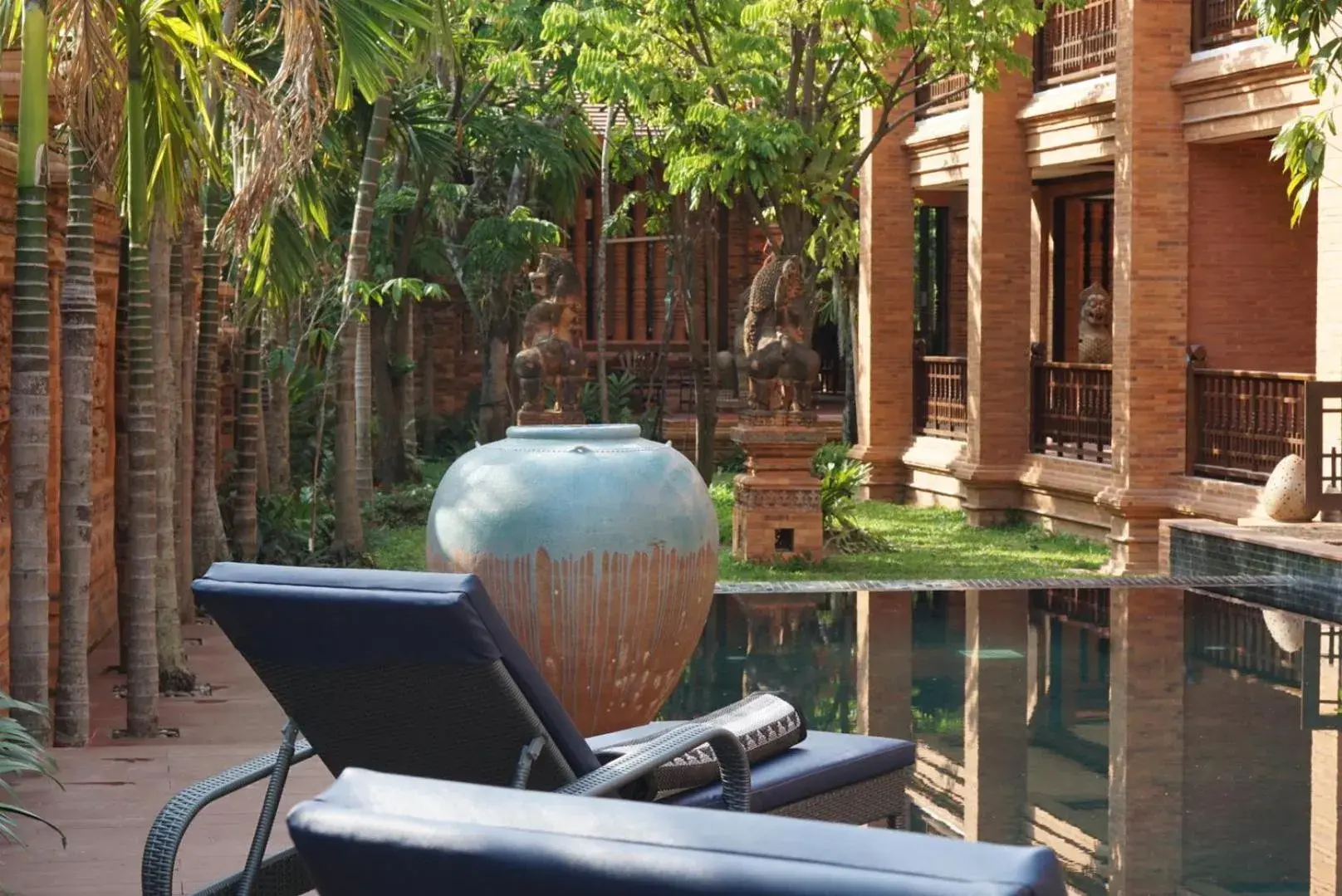 Swimming pool in Phor Liang Meun Terracotta Arts Swimming pool in Phor Liang Meun Terracotta Arts