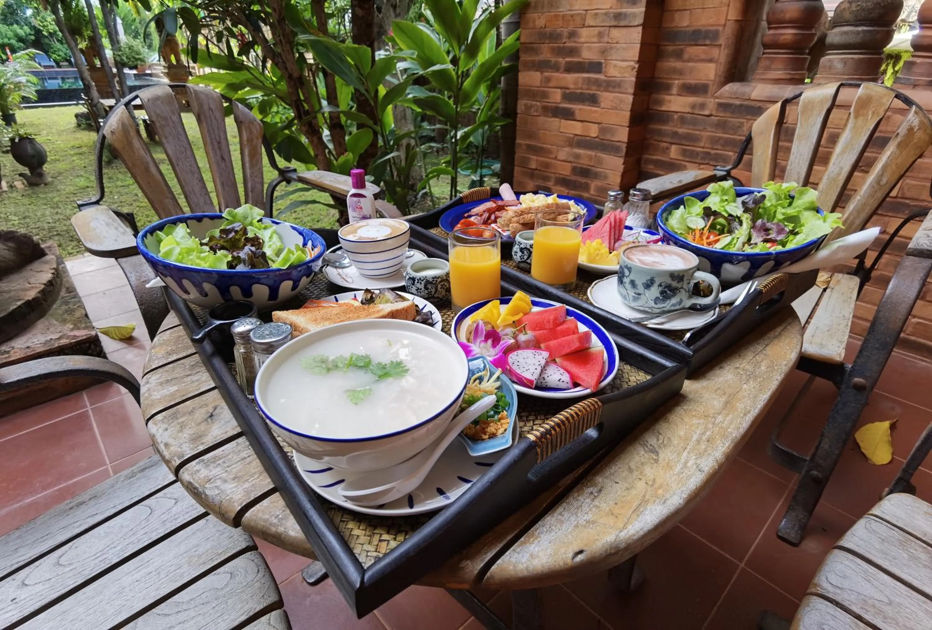 Breakfast in Phor Liang Meun Terracotta Arts