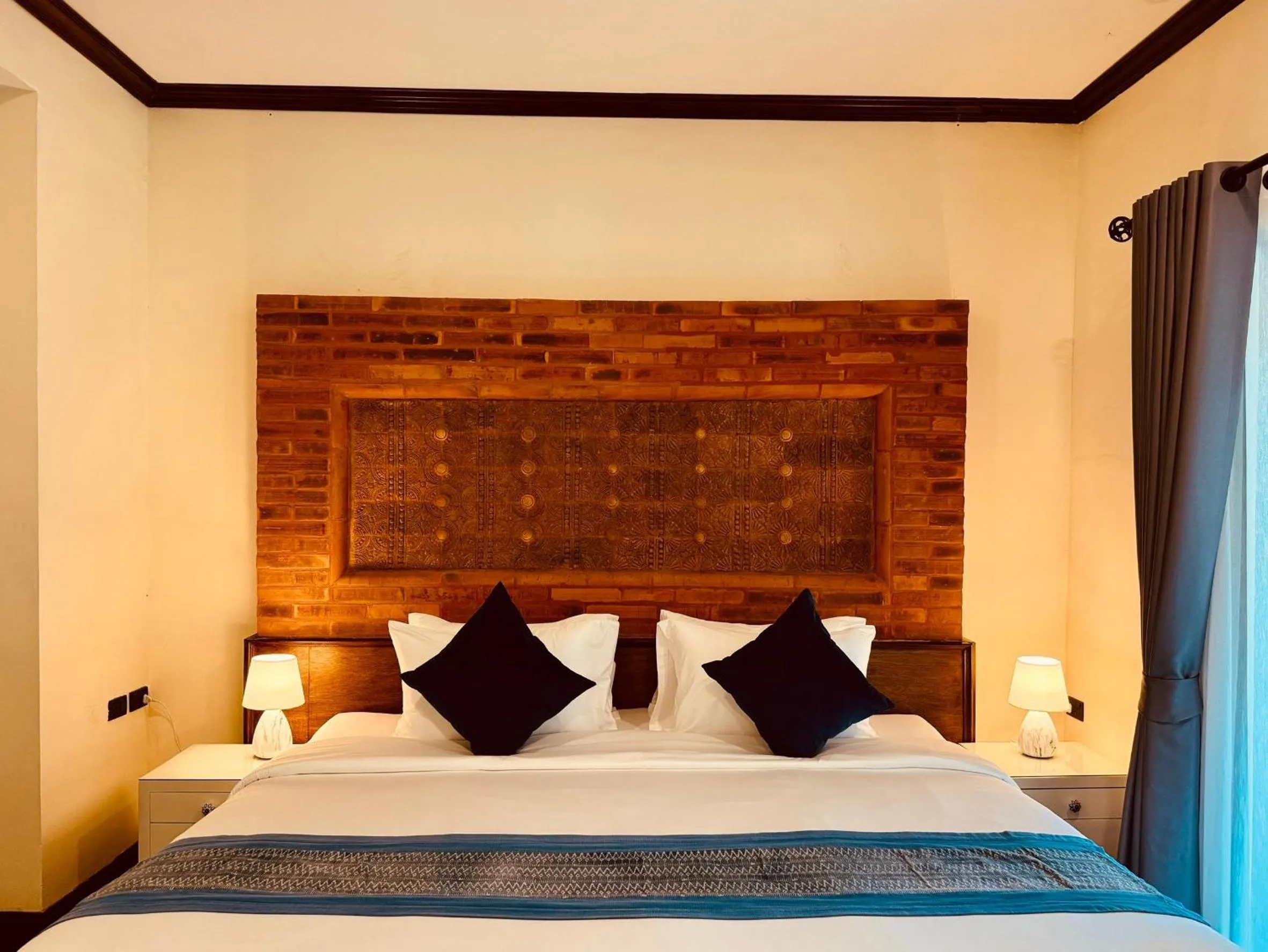 Bed in Phor Liang Meun Terracotta Arts