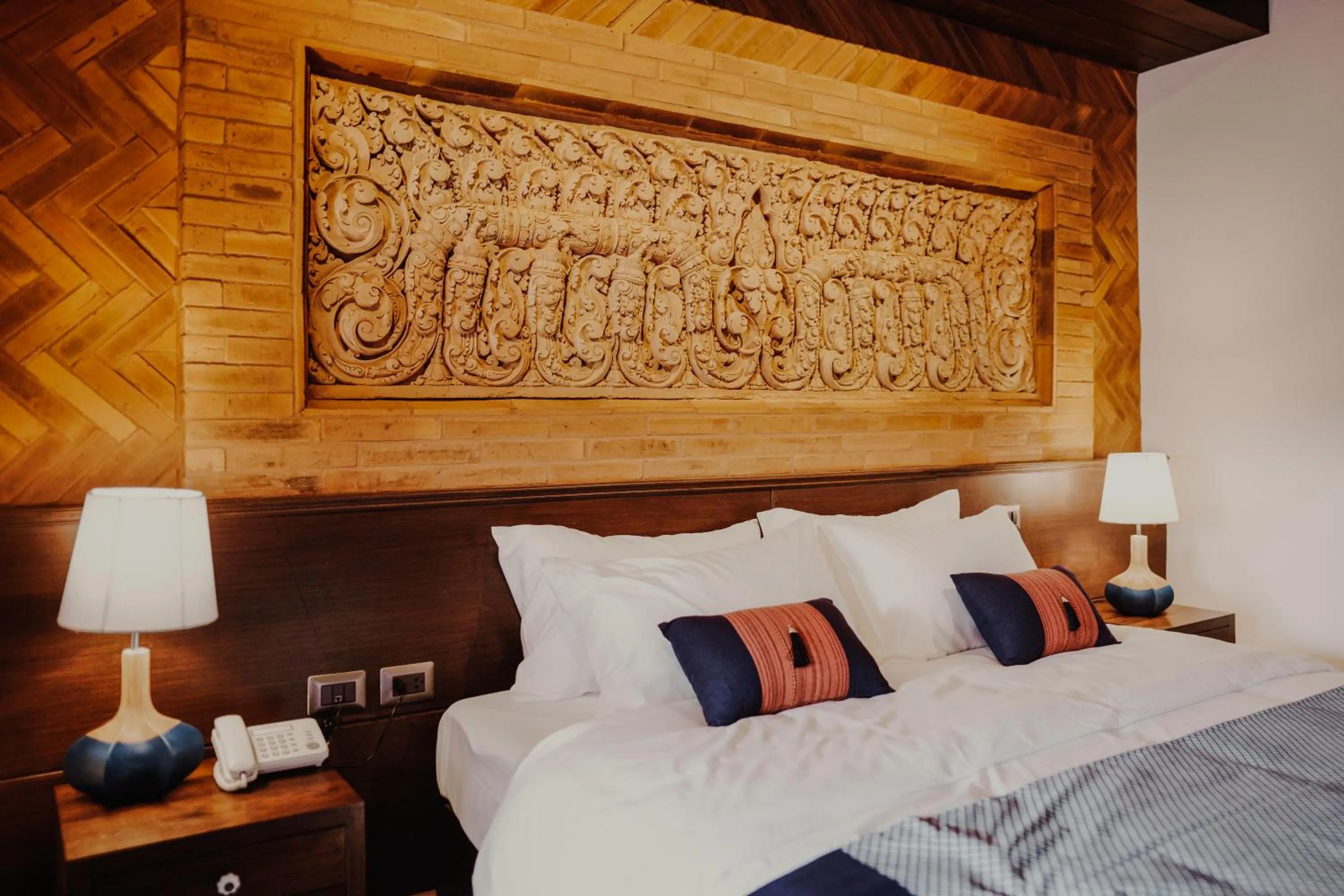 Bedroom, Bed in Phor Liang Meun Terracotta Arts