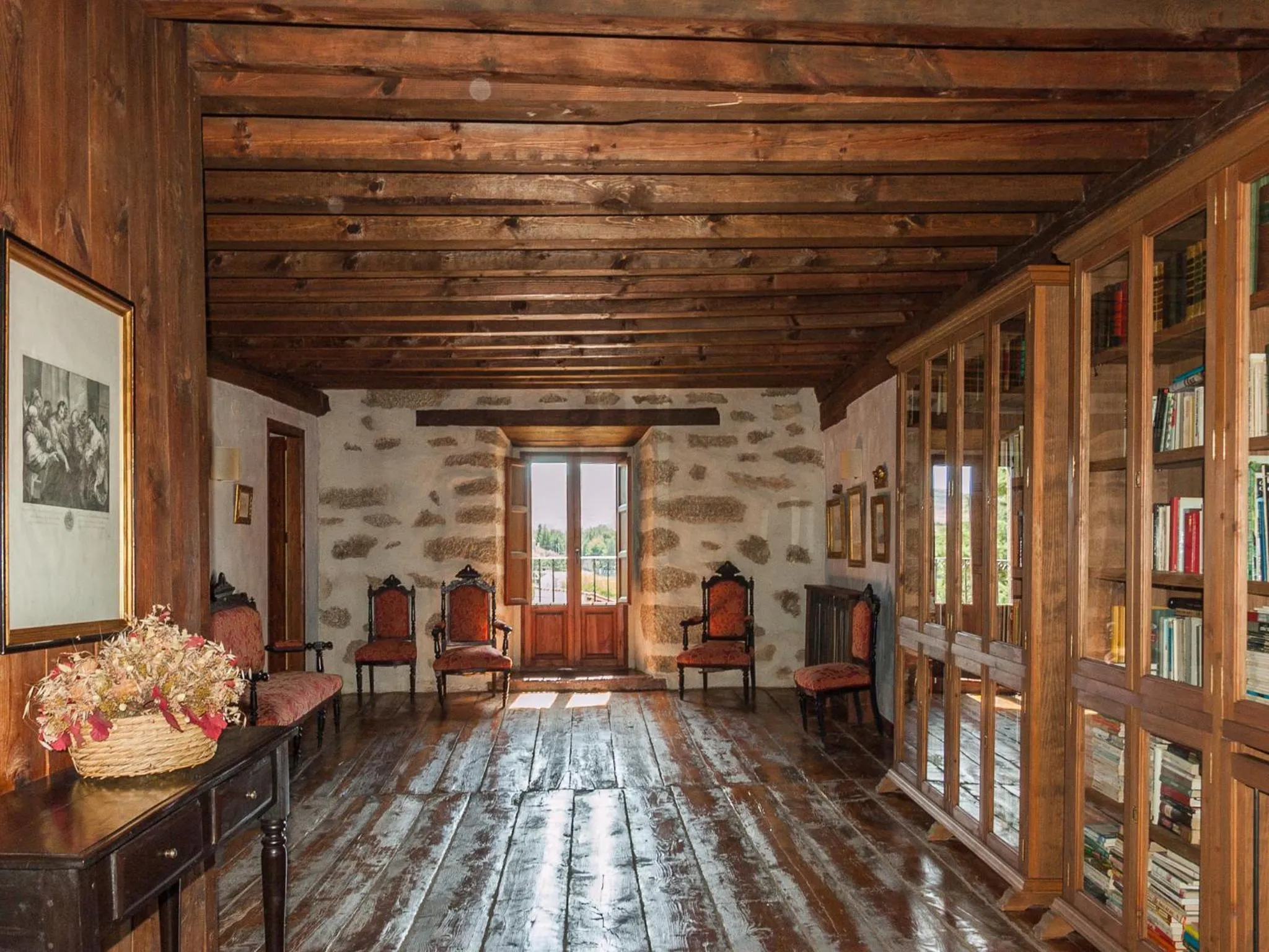 Library in Posada Real La Casa de Arriba
