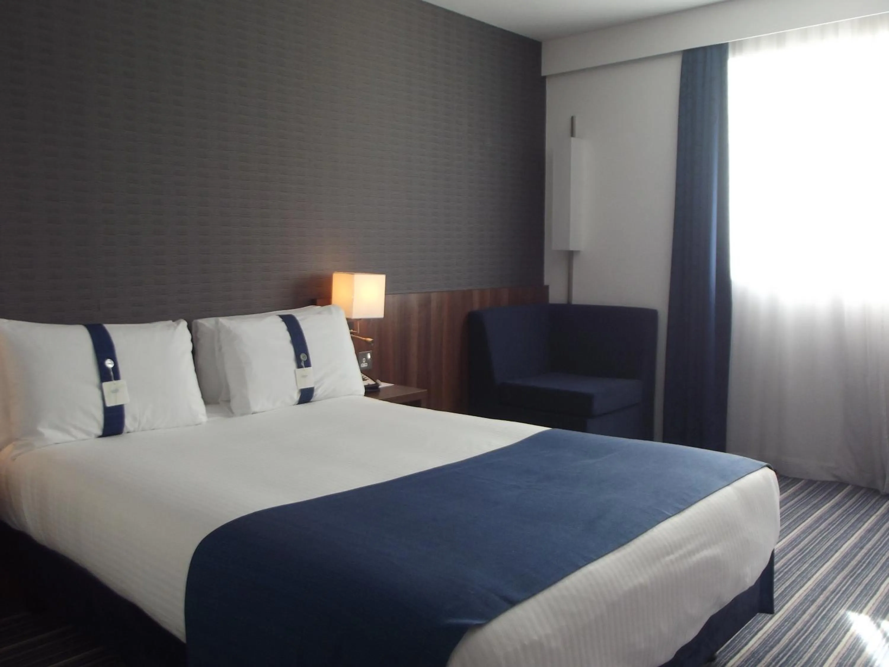 Photo of the whole room, Bed in Holiday Inn Express Preston South by IHG