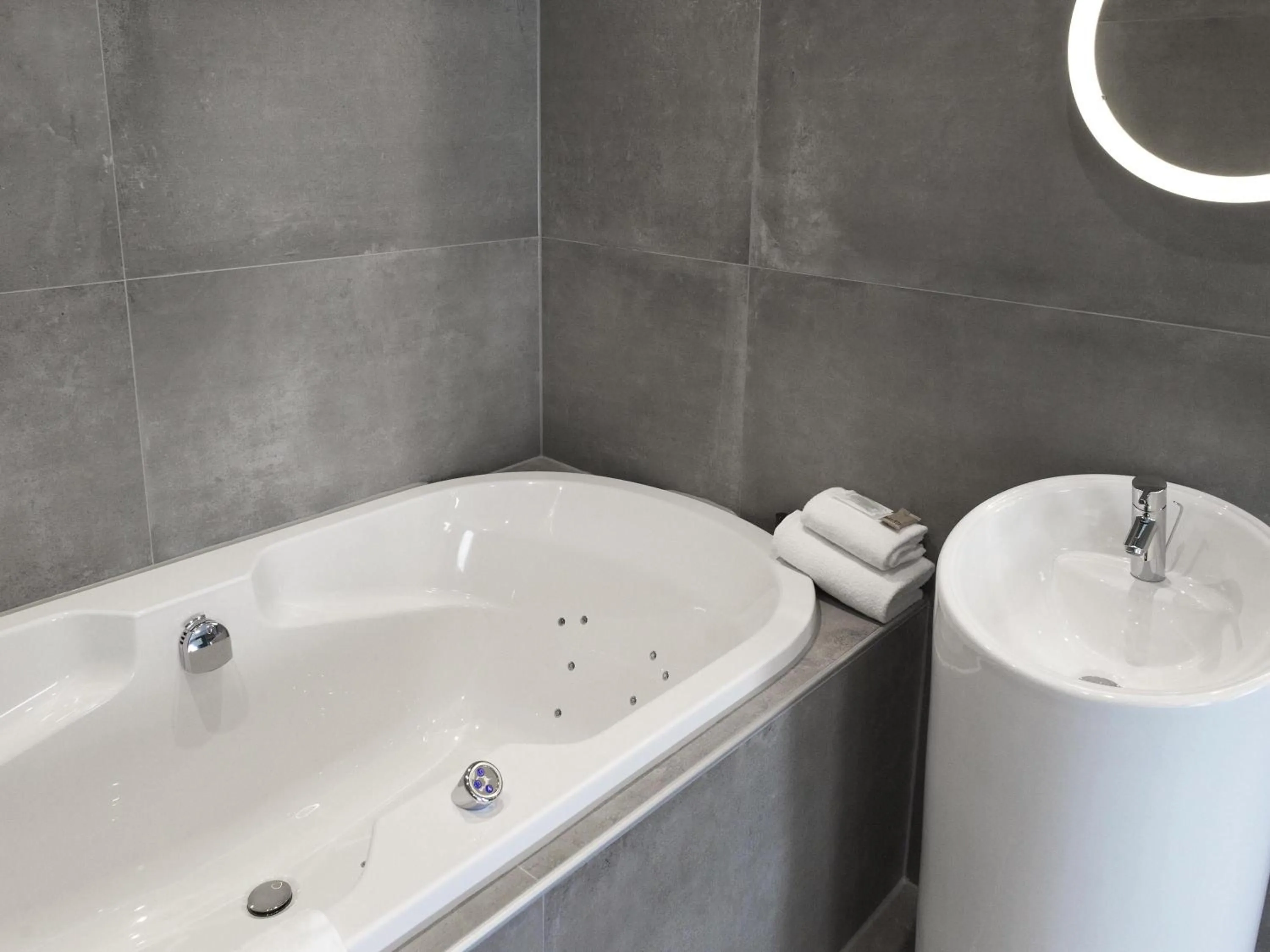 Bedroom in Ibis Styles Nivelles