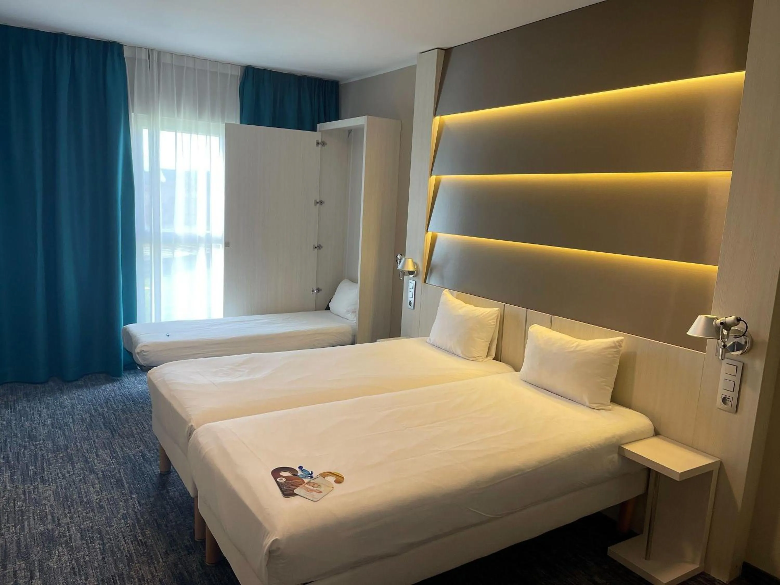 Bedroom, Bed in Ibis Styles Nivelles