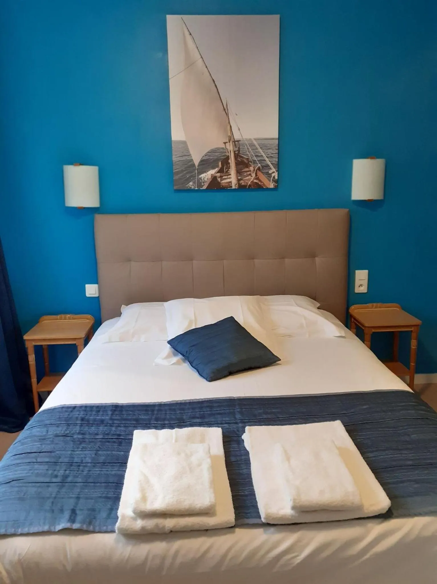 Bed in Hotel La Voilerie Cancale bord de mer