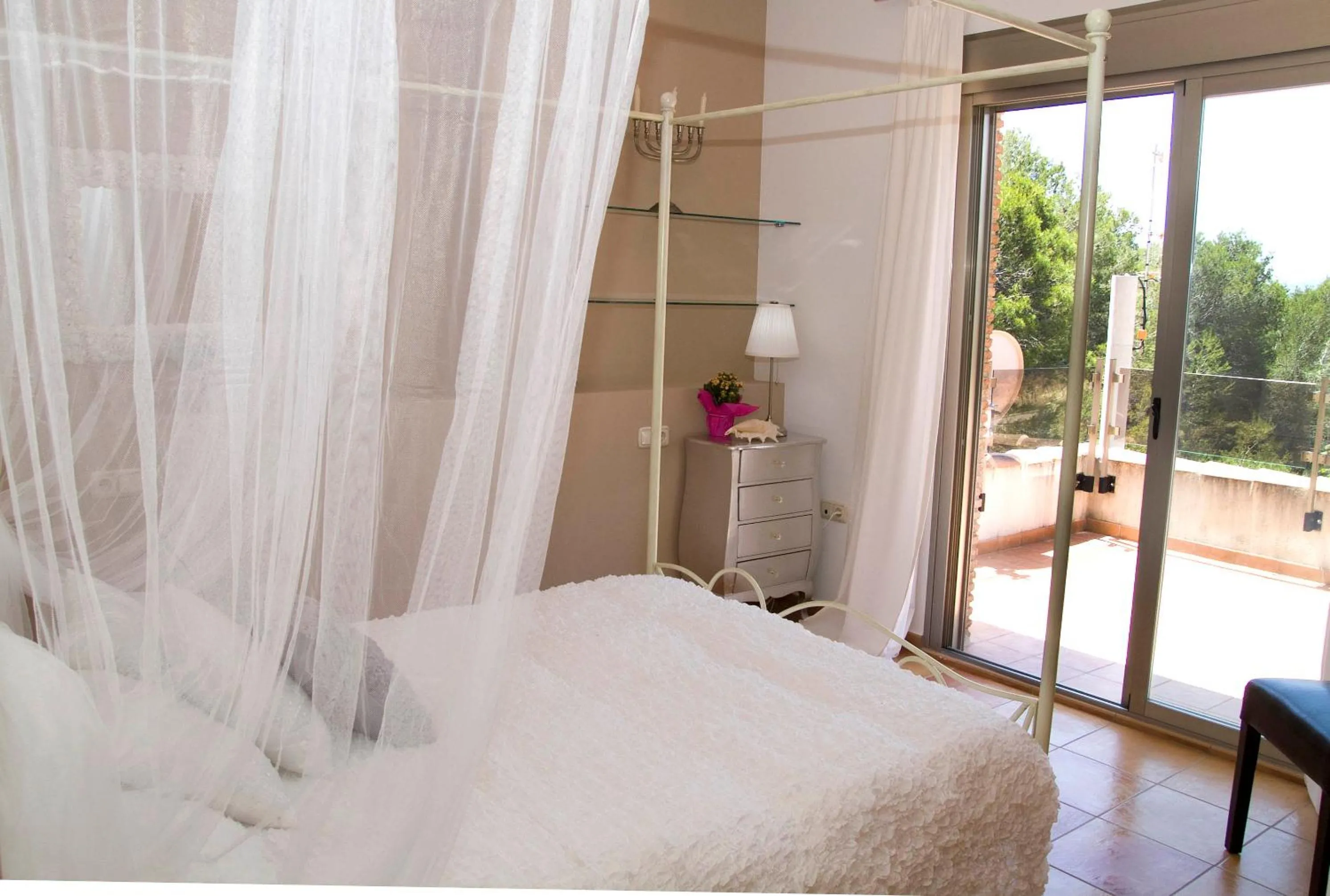 Bedroom, Bed in Villa Alegre Playa Calpe Grupo Terra de Mar, alojamientos con encanto