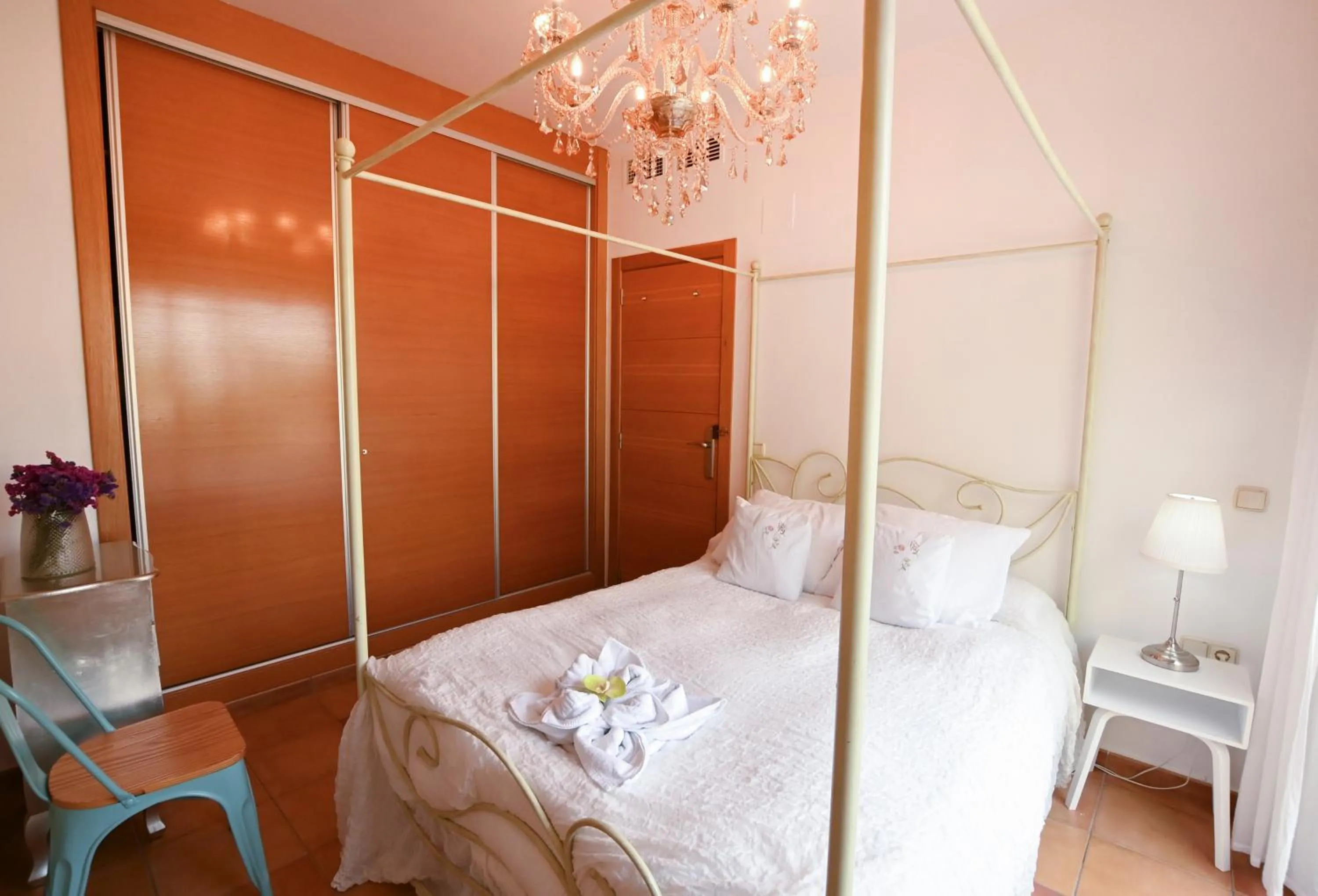 Bedroom, Bed in Villa Alegre Playa Calpe Grupo Terra de Mar, alojamientos con encanto