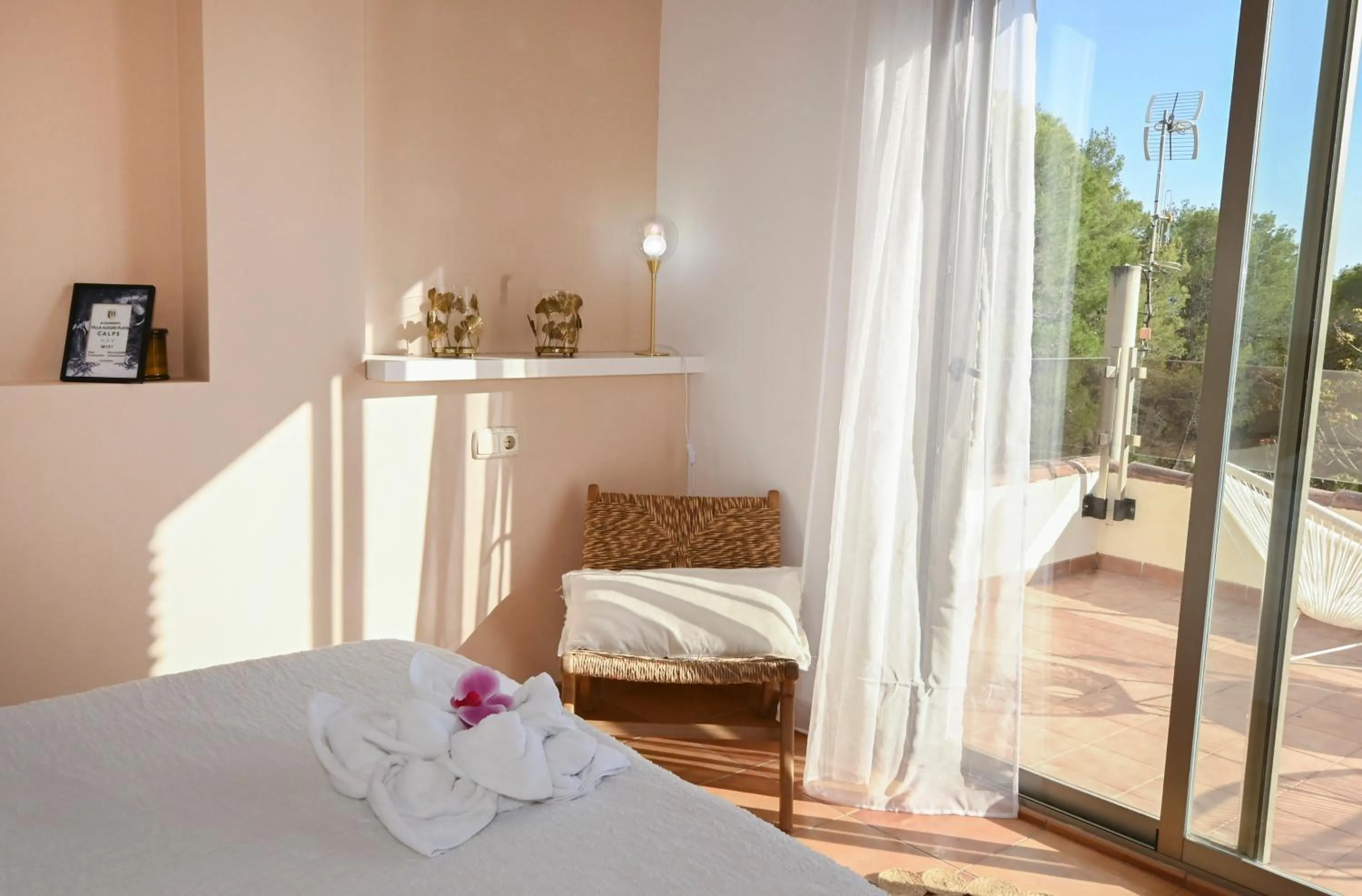 Photo of the whole room, Bed in Villa Alegre Playa Calpe Grupo Terra de Mar, alojamientos con encanto
