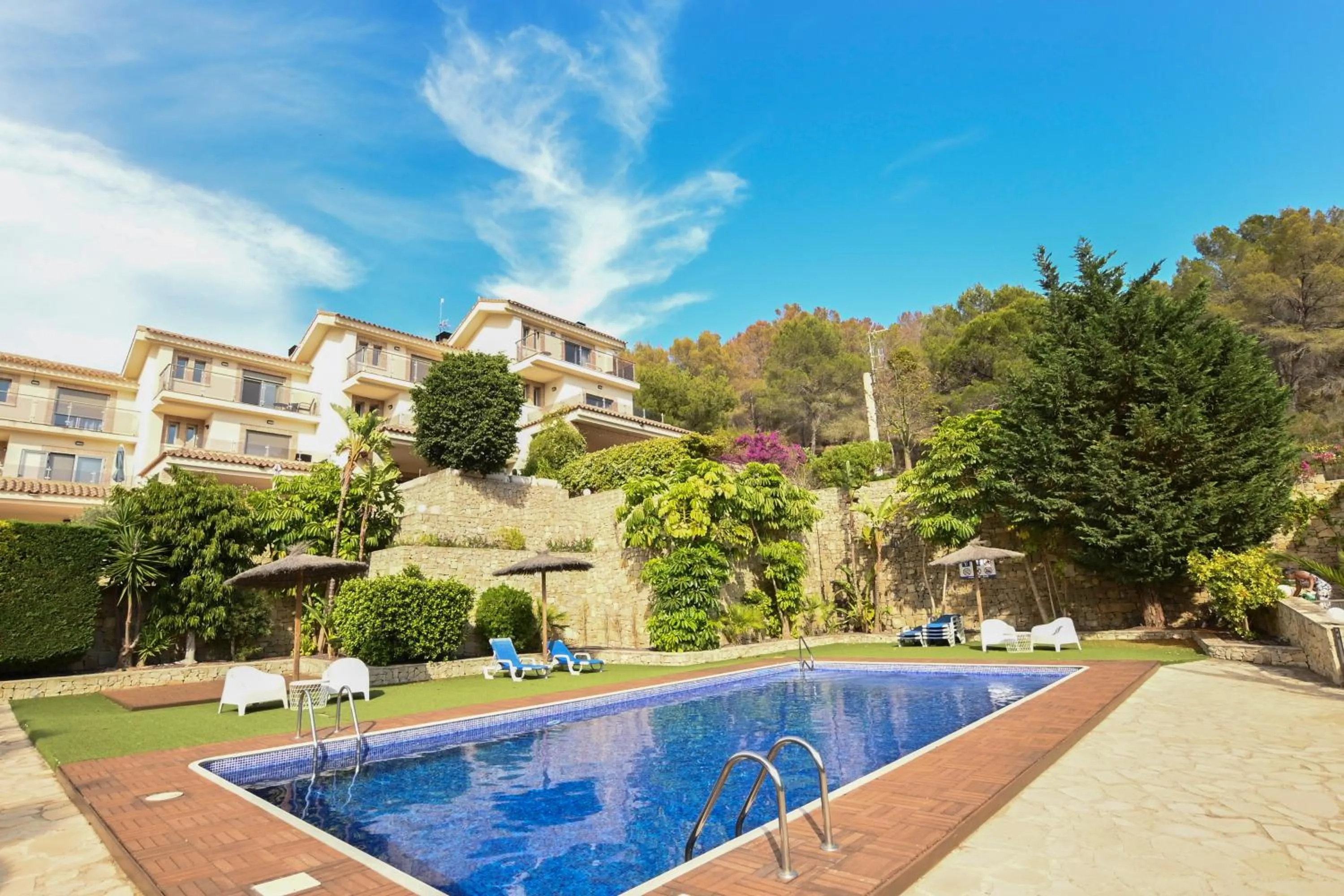 Swimming pool in Villa Alegre Playa Calpe Grupo Terra de Mar, alojamientos con encanto